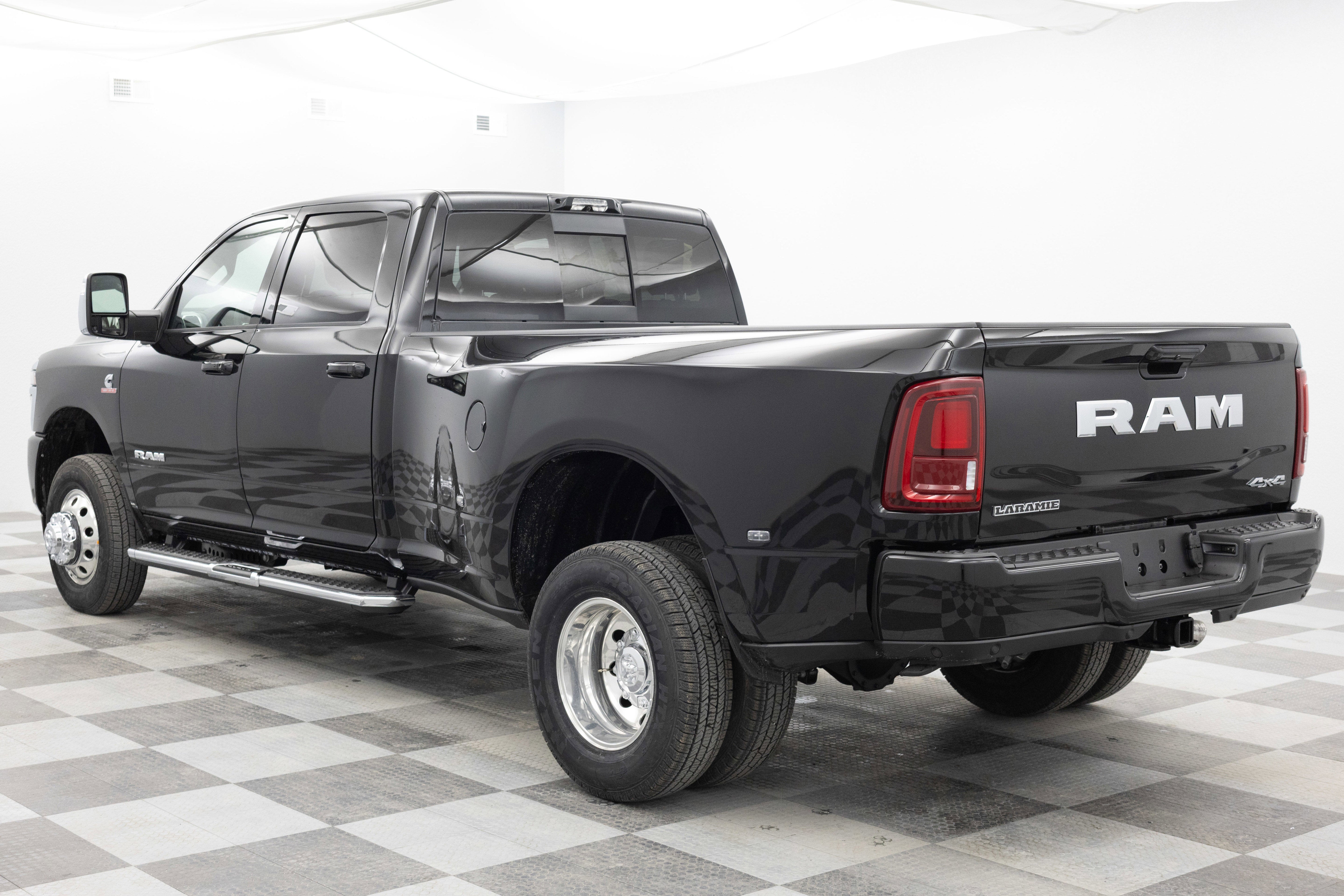 2026 RAM Ram 3500 RAM 3500 LARAMIE CREW CAB 4X4 8' BOX