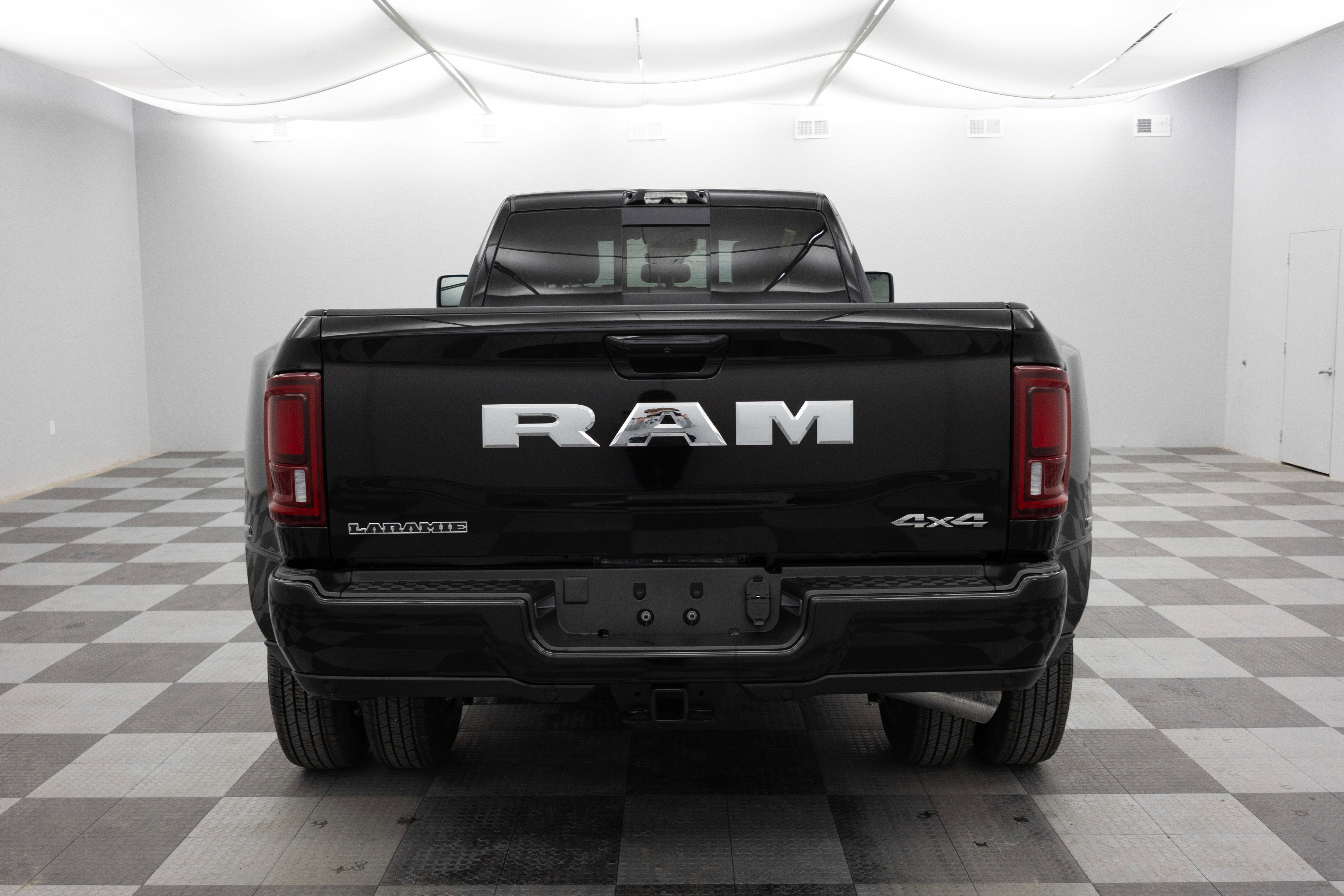 2026 RAM Ram 3500 RAM 3500 LARAMIE CREW CAB 4X4 8' BOX