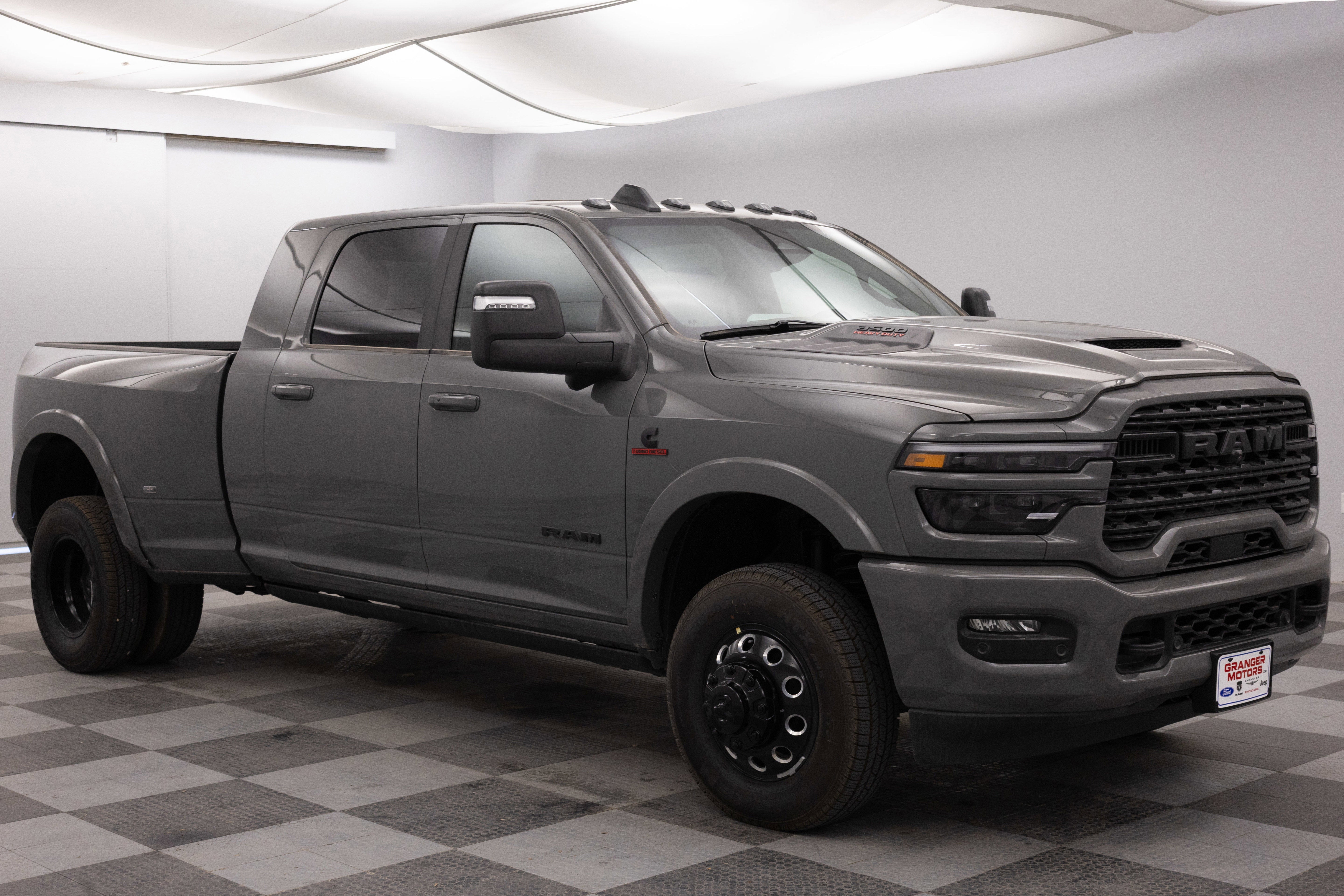 2026 RAM Ram 3500 RAM 3500 LIMITED MEGA CAB 4X4 6'4' BOX