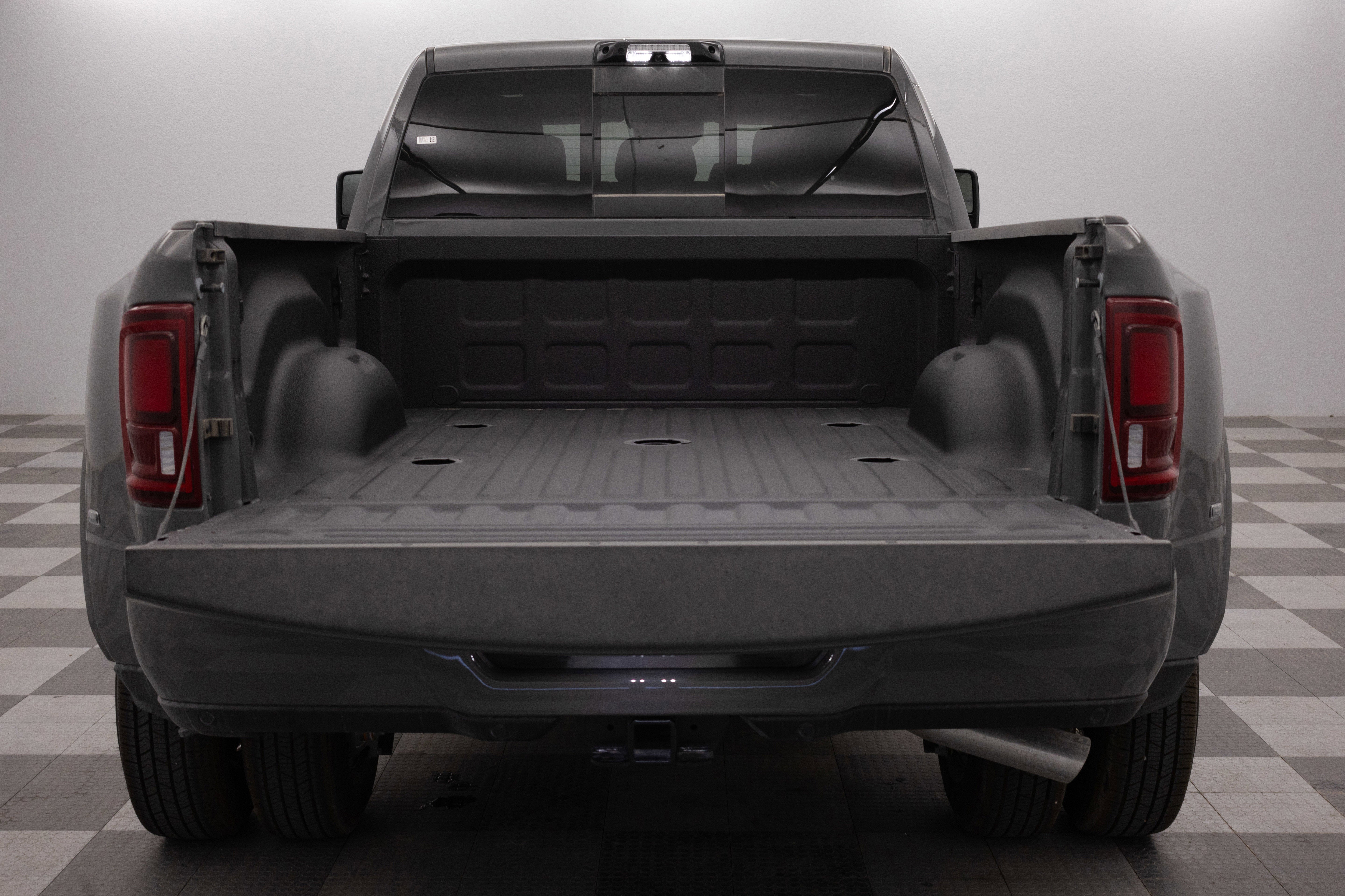 2026 RAM Ram 3500 RAM 3500 LIMITED MEGA CAB 4X4 6'4' BOX