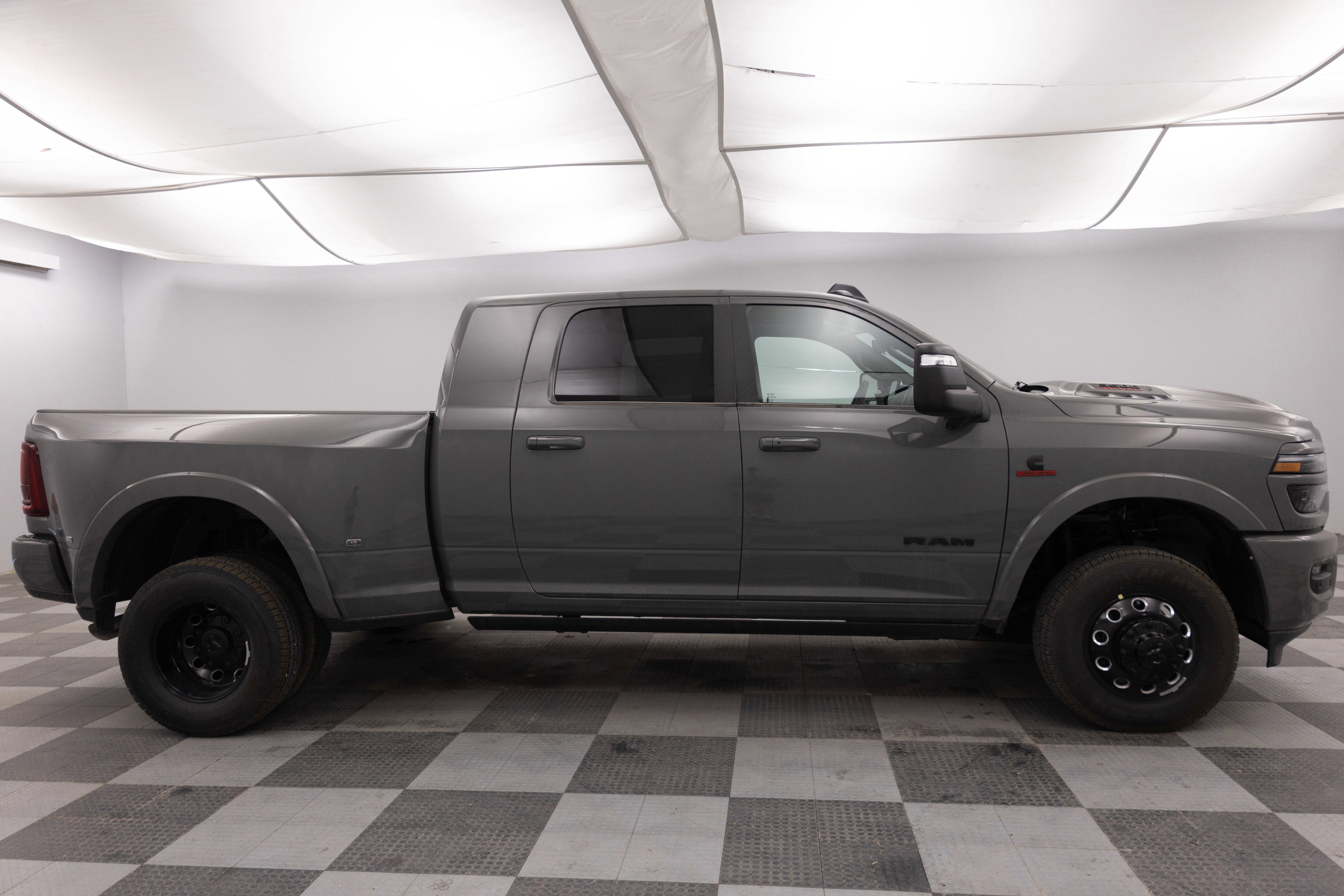 2026 RAM Ram 3500 RAM 3500 LIMITED MEGA CAB 4X4 6'4' BOX