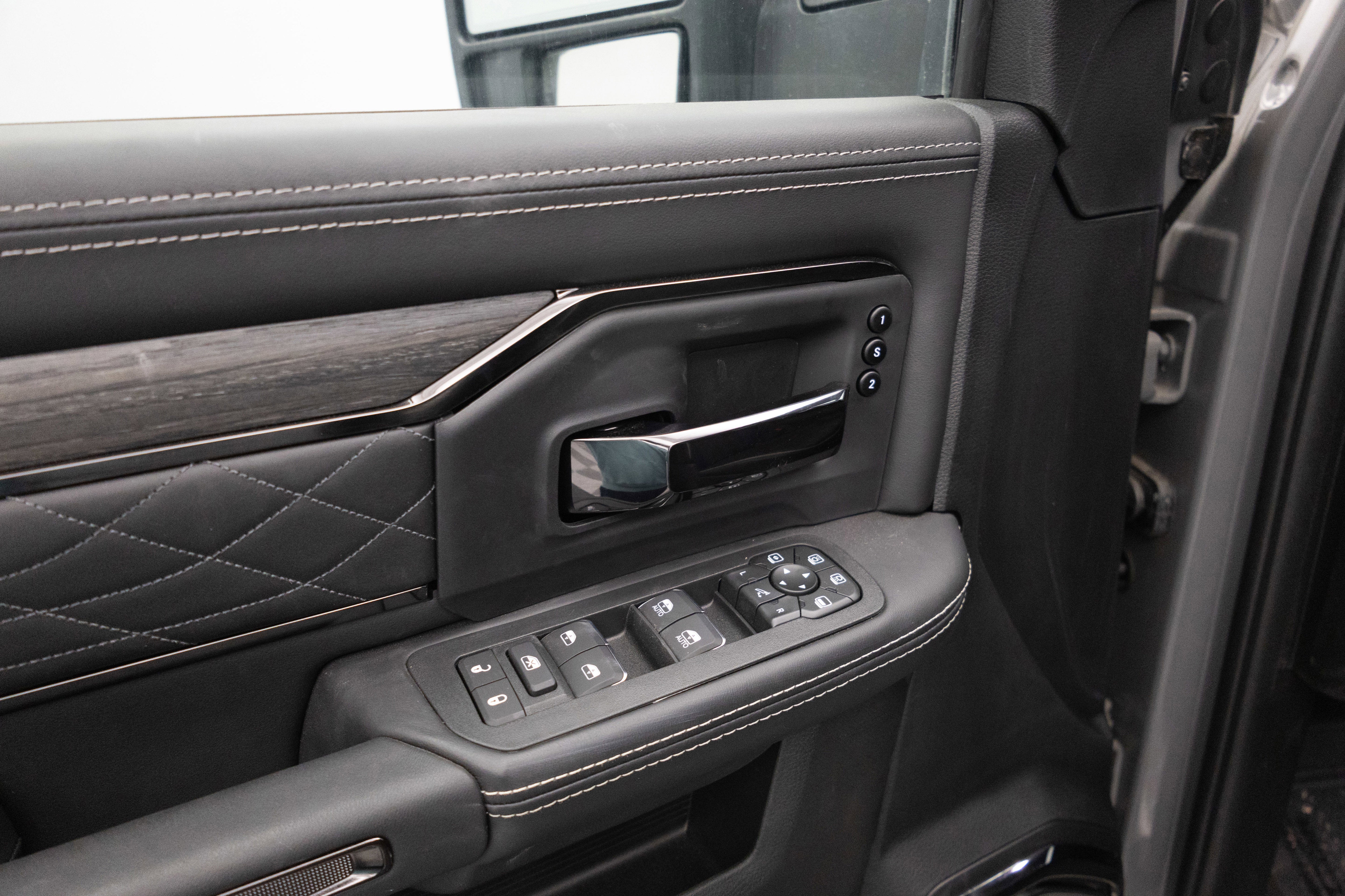 2026 RAM Ram 3500 RAM 3500 LIMITED MEGA CAB 4X4 6'4' BOX