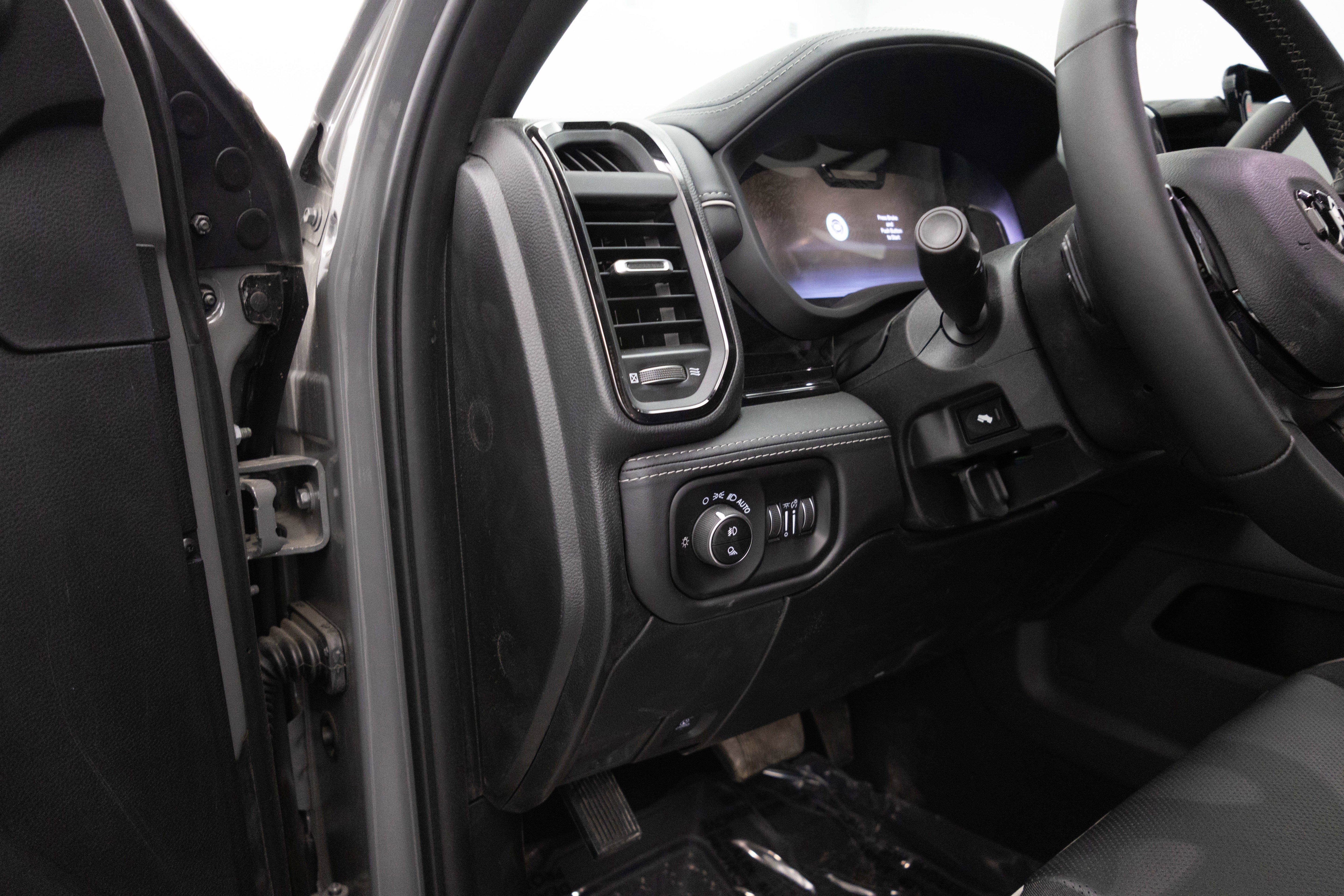 2026 RAM Ram 3500 RAM 3500 LIMITED MEGA CAB 4X4 6'4' BOX