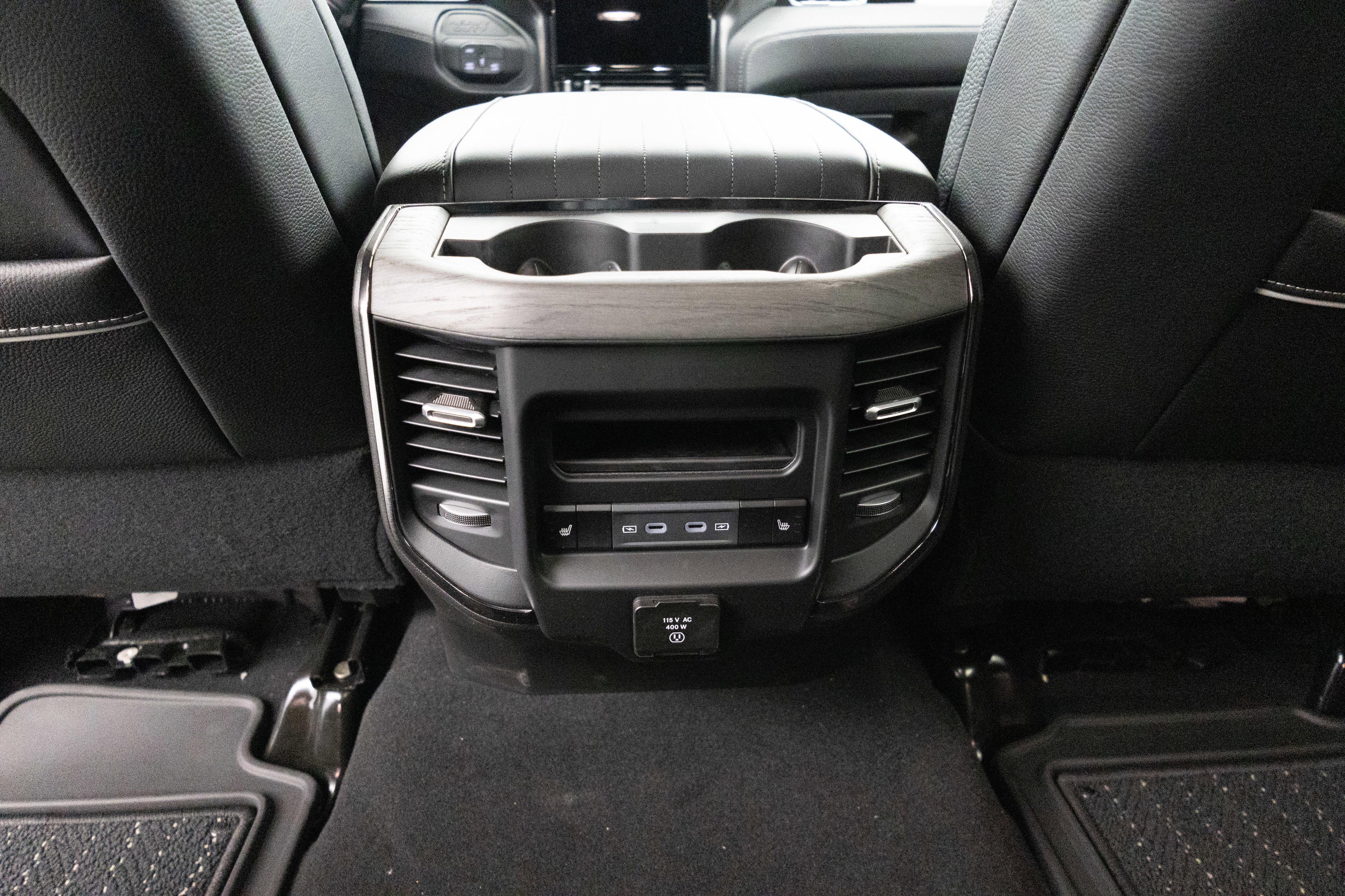 2026 RAM Ram 3500 RAM 3500 LIMITED MEGA CAB 4X4 6'4' BOX
