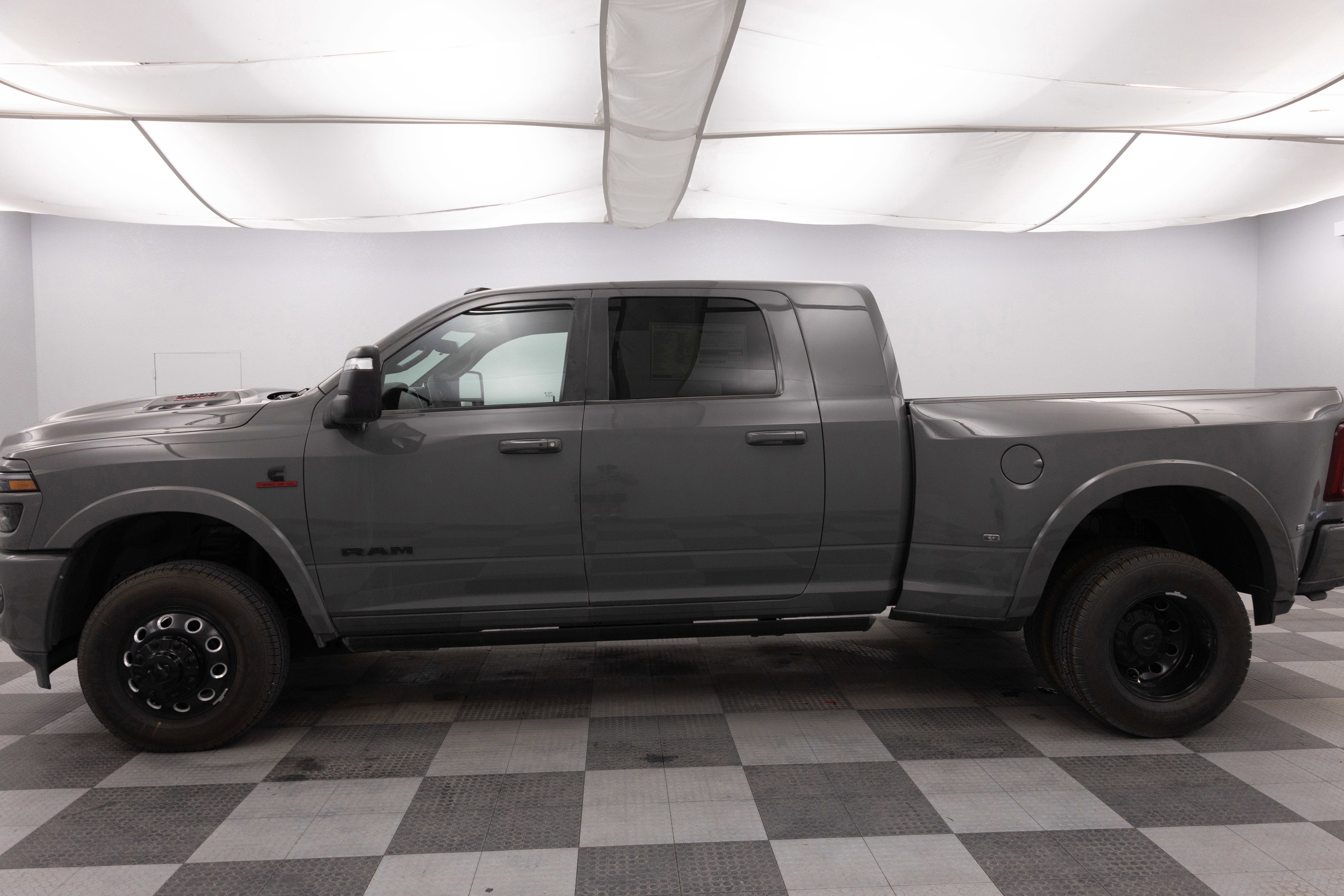 2026 RAM Ram 3500 RAM 3500 LIMITED MEGA CAB 4X4 6'4' BOX