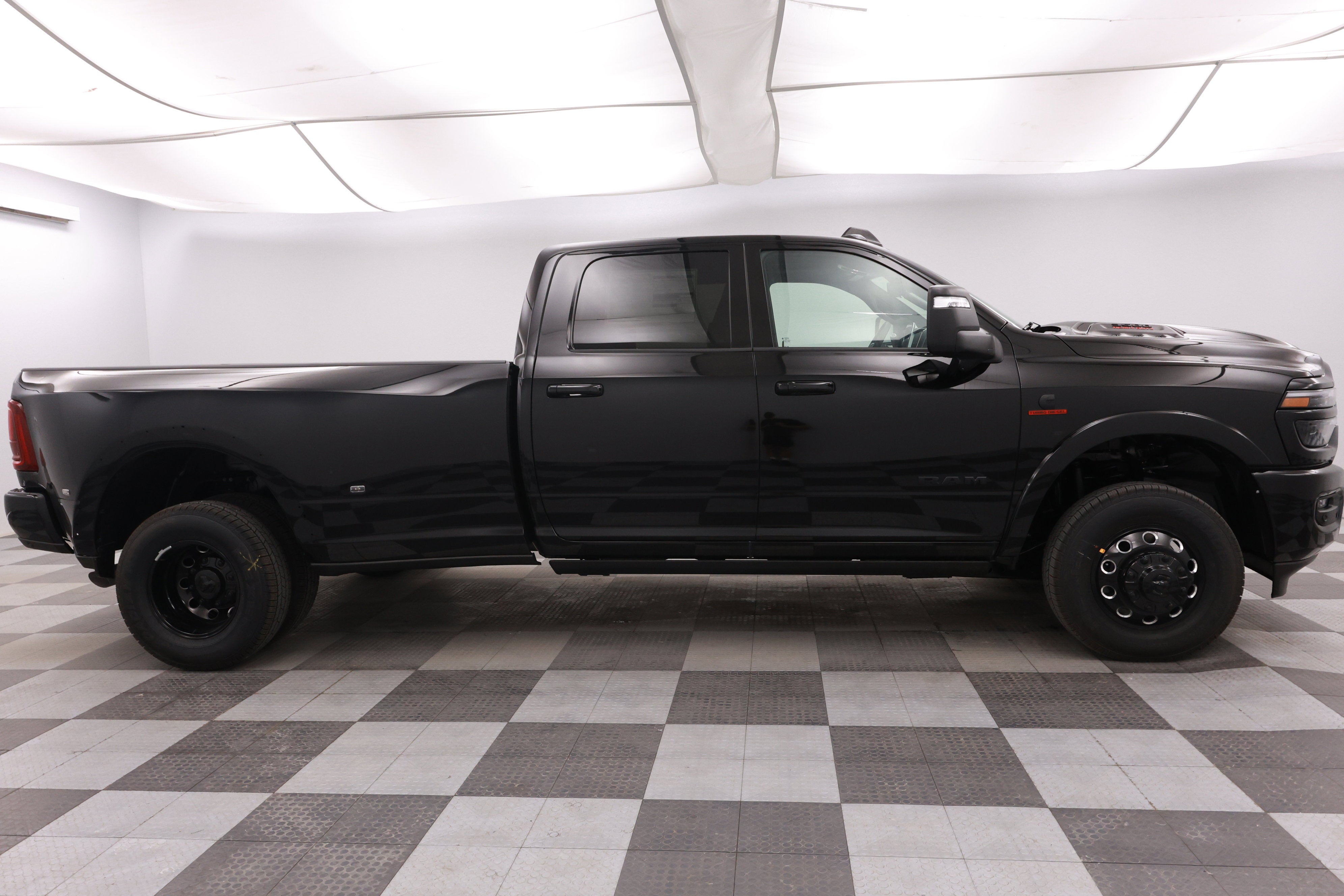 2026 RAM Ram 3500 RAM 3500 LIMITED CREW CAB 4X4 8' BOX