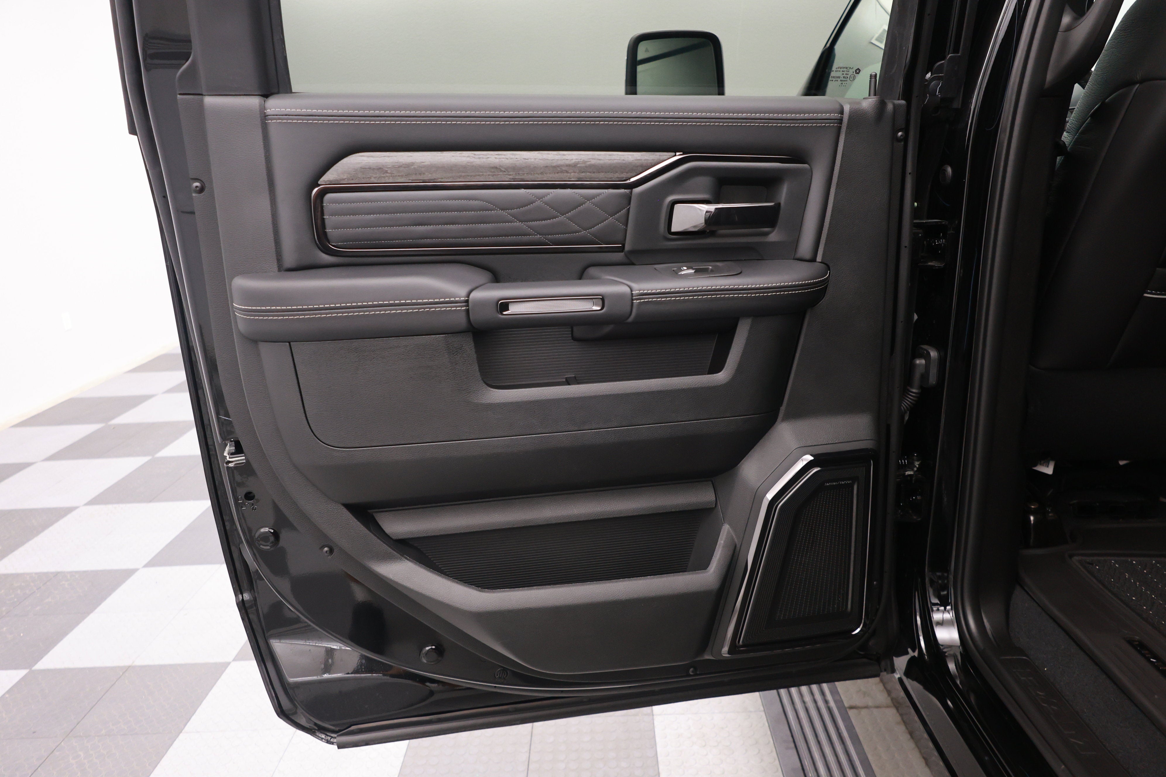 2026 RAM Ram 3500 RAM 3500 LIMITED CREW CAB 4X4 8' BOX