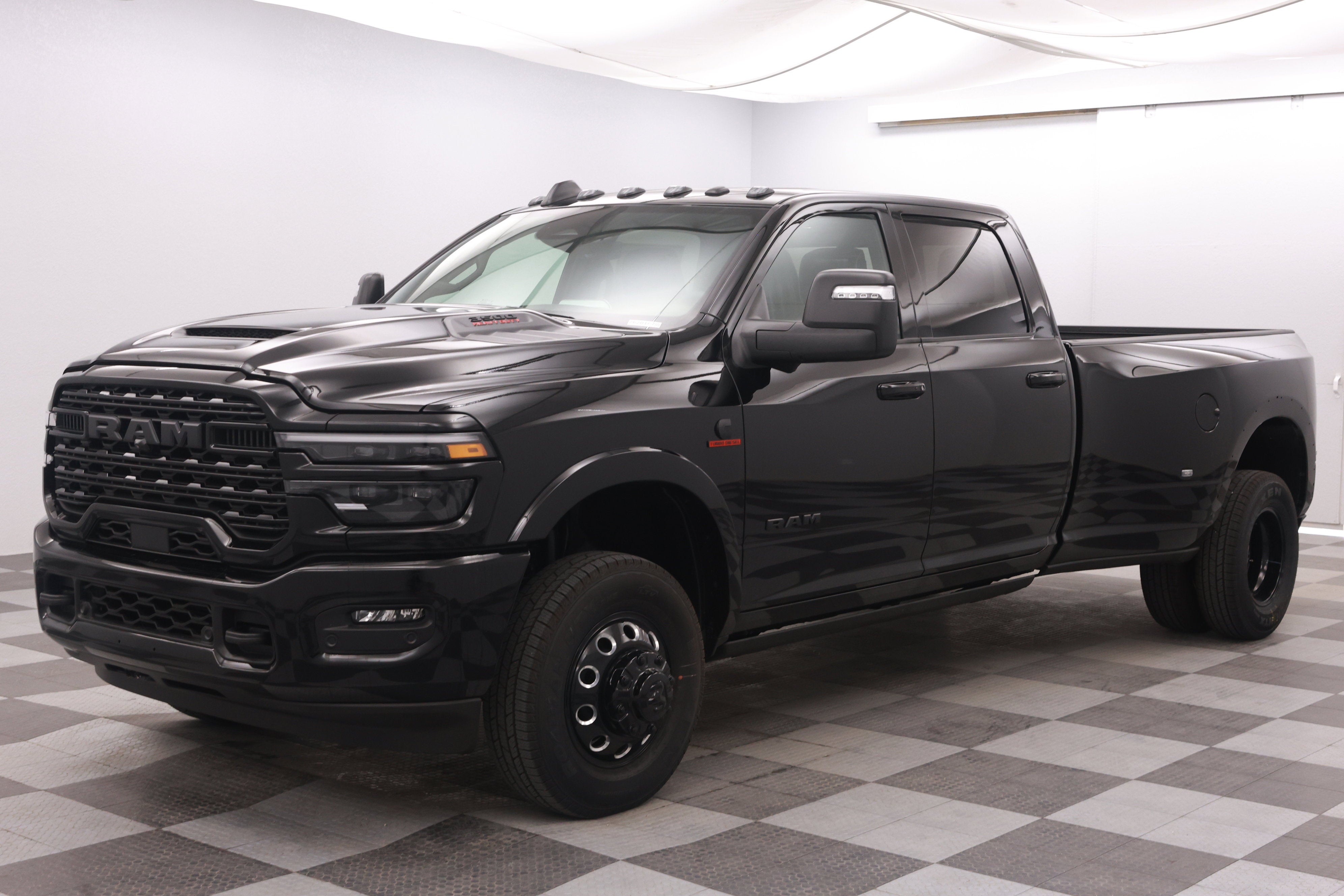 2026 RAM Ram 3500 RAM 3500 LIMITED CREW CAB 4X4 8' BOX