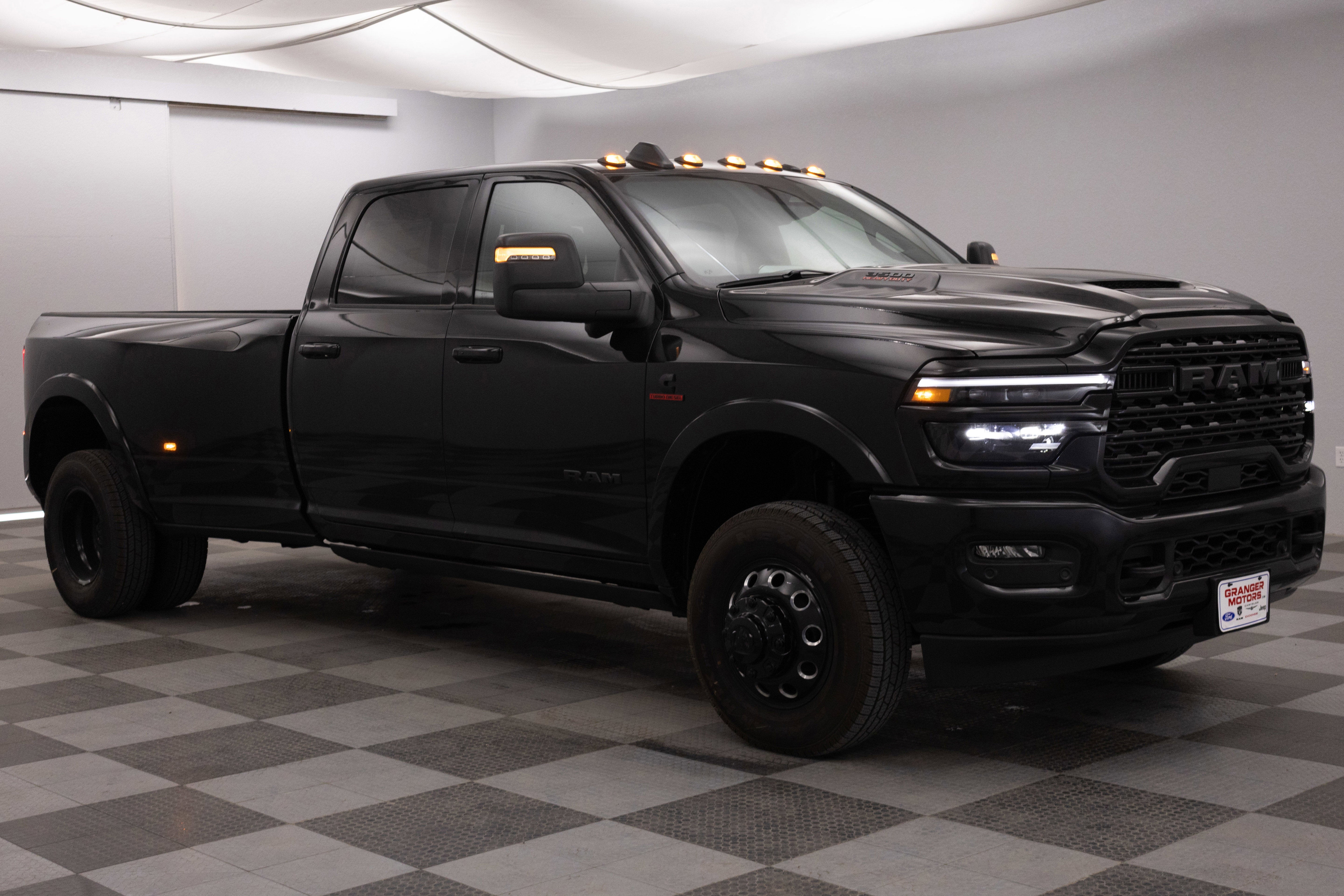2026 RAM Ram 3500 RAM 3500 LIMITED CREW CAB 4X4 8' BOX