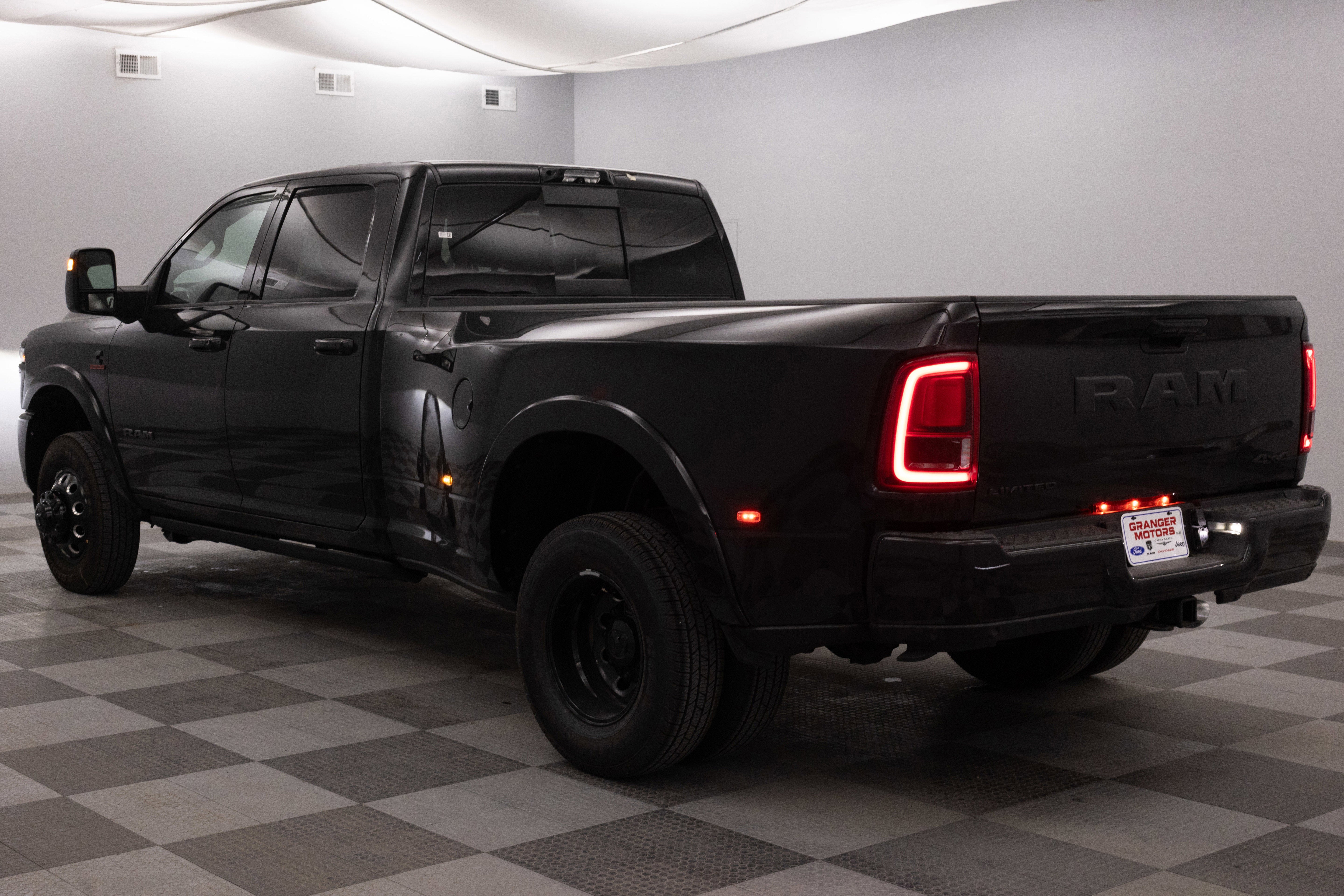 2026 RAM Ram 3500 RAM 3500 LIMITED CREW CAB 4X4 8' BOX