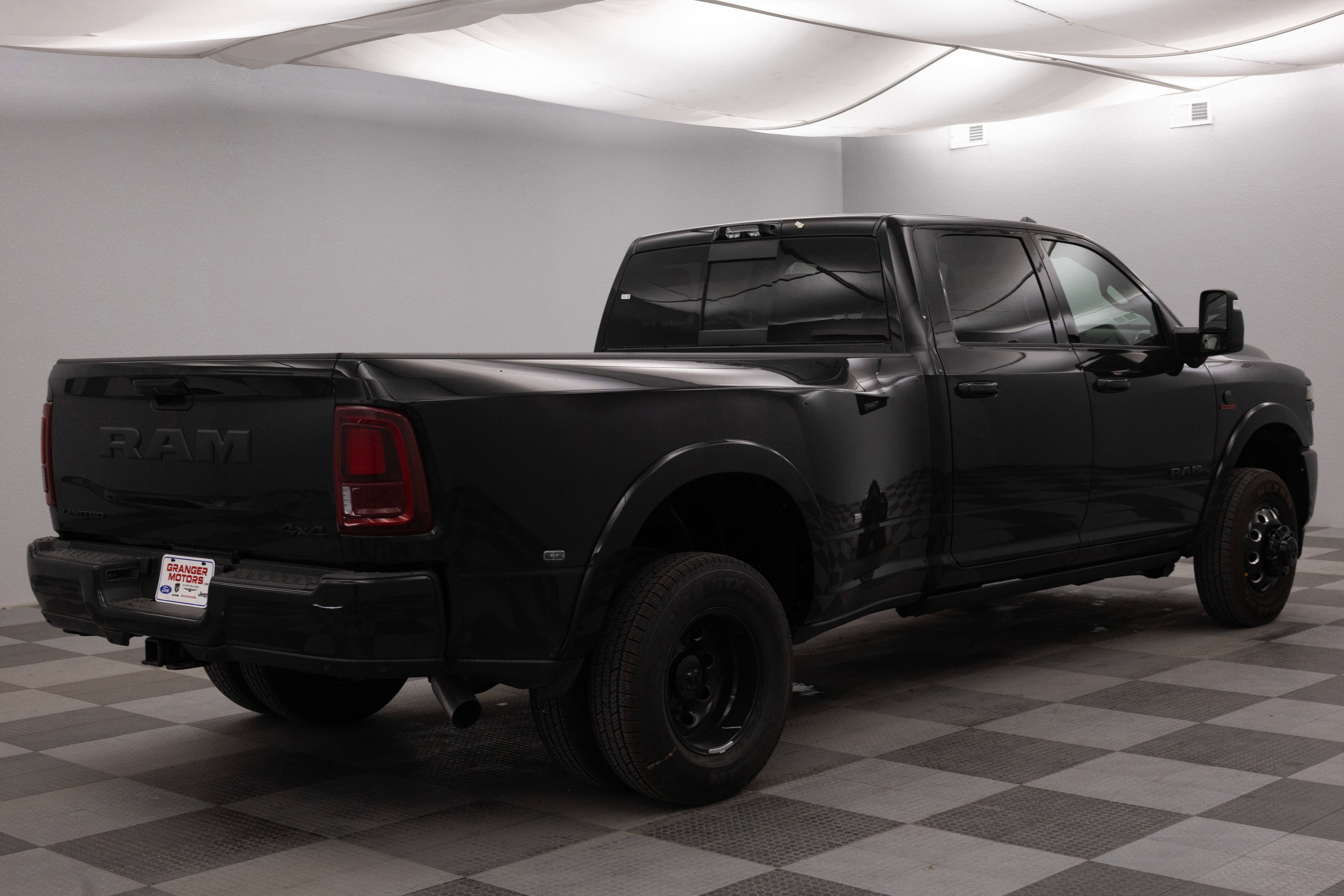 2026 RAM Ram 3500 RAM 3500 LIMITED CREW CAB 4X4 8' BOX