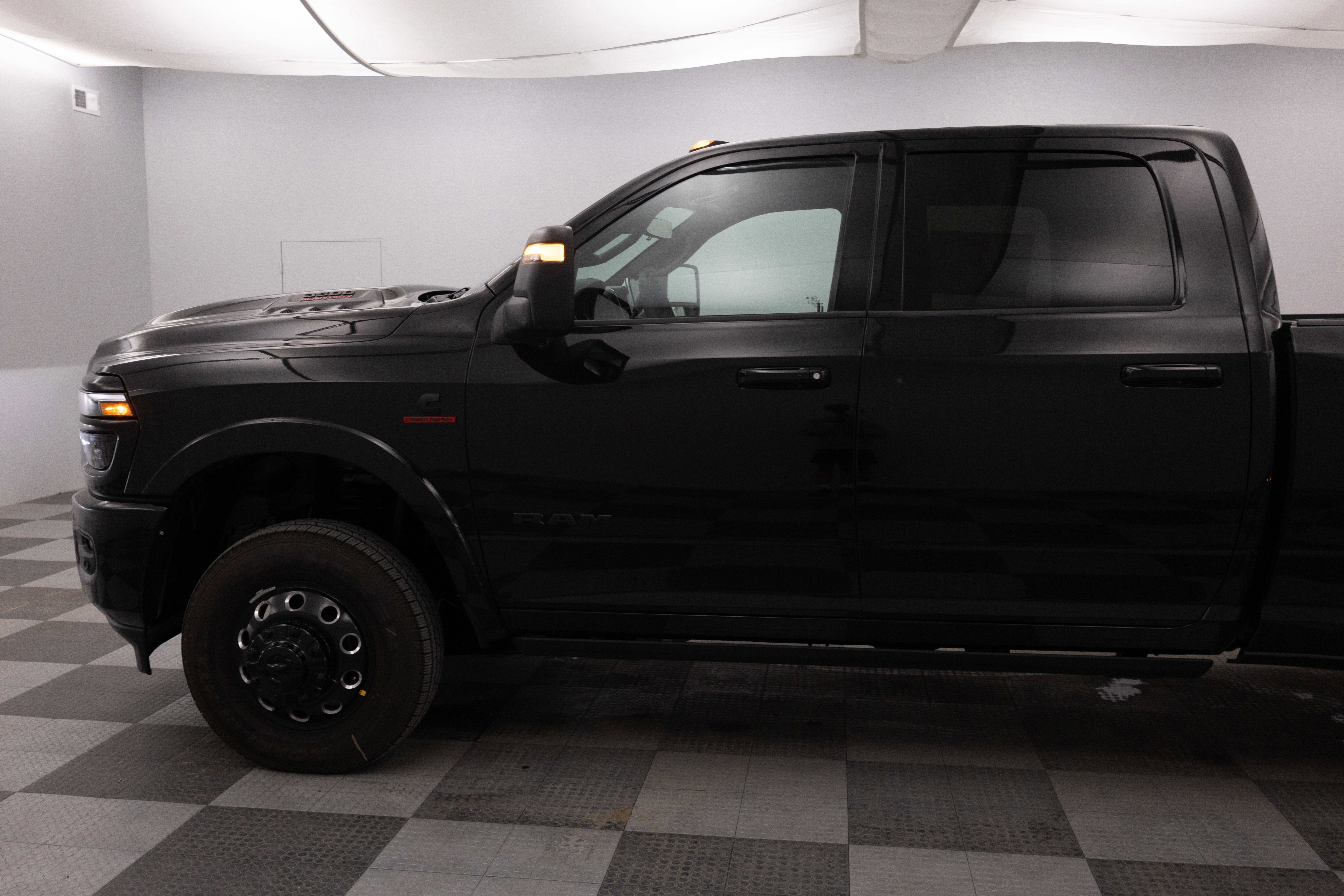2026 RAM Ram 3500 RAM 3500 LIMITED CREW CAB 4X4 8' BOX