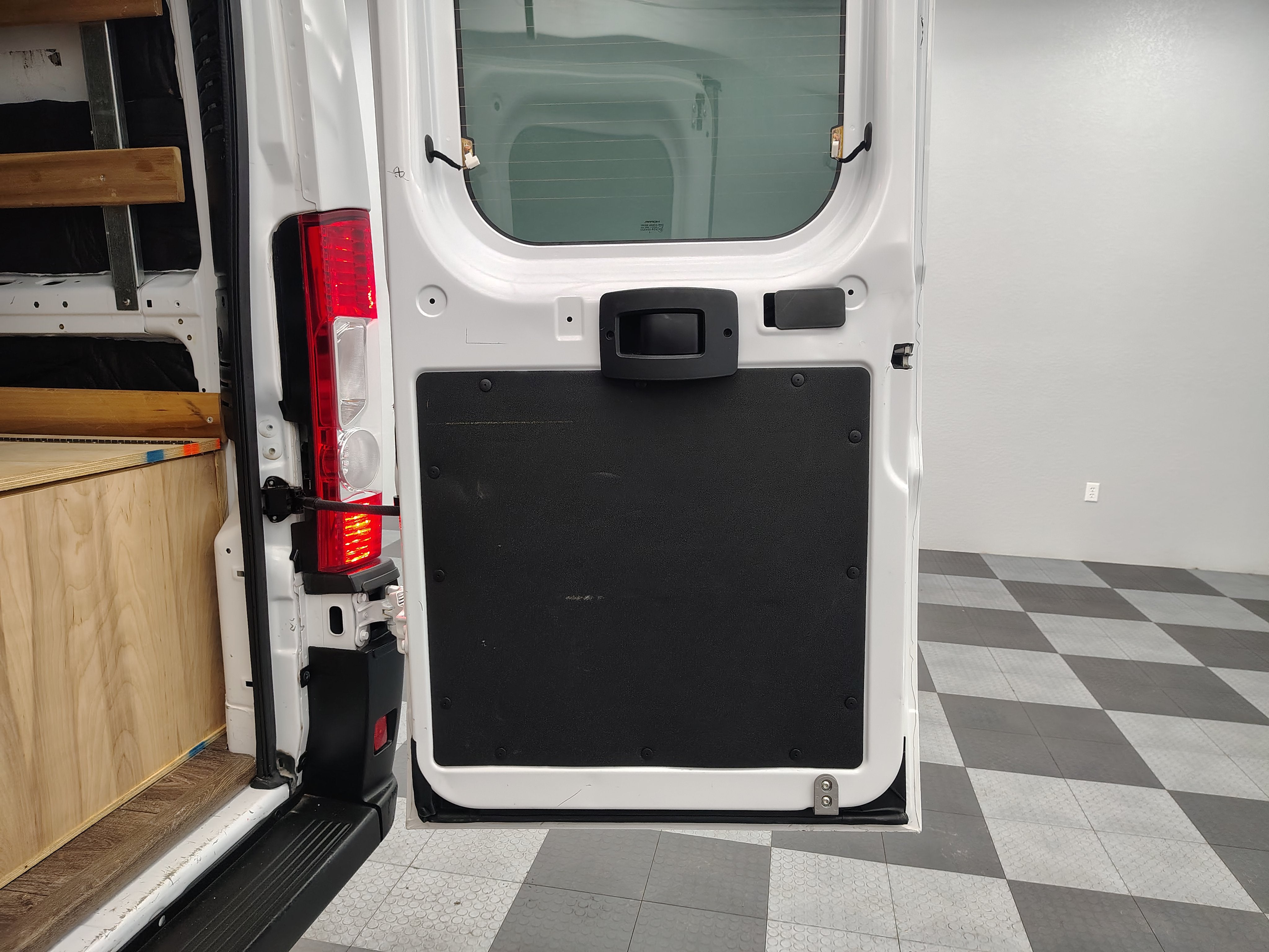 2025 RAM ProMaster 2500 136 WB Low Roof Cargo