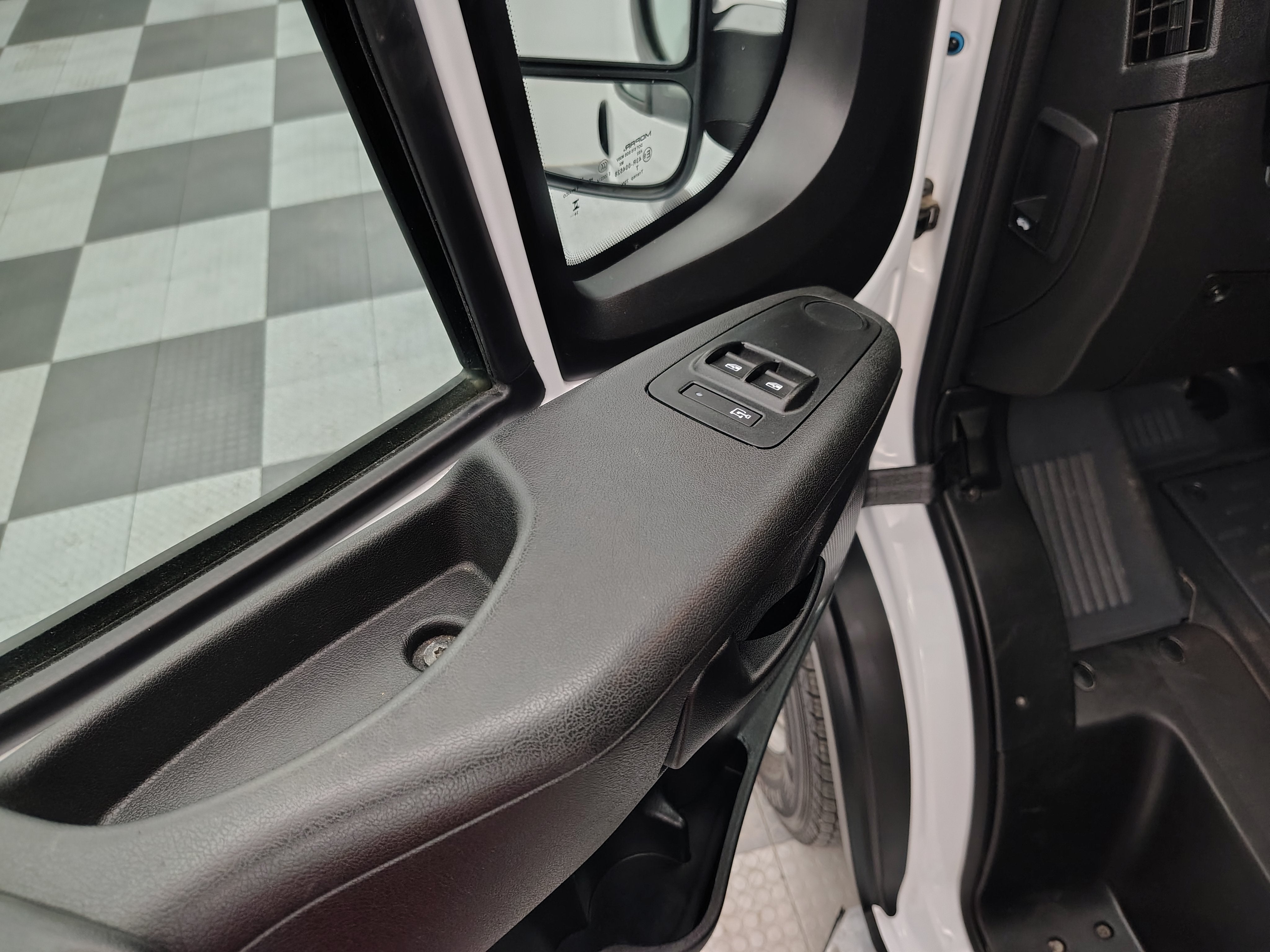 2025 RAM ProMaster 2500 136 WB Low Roof Cargo