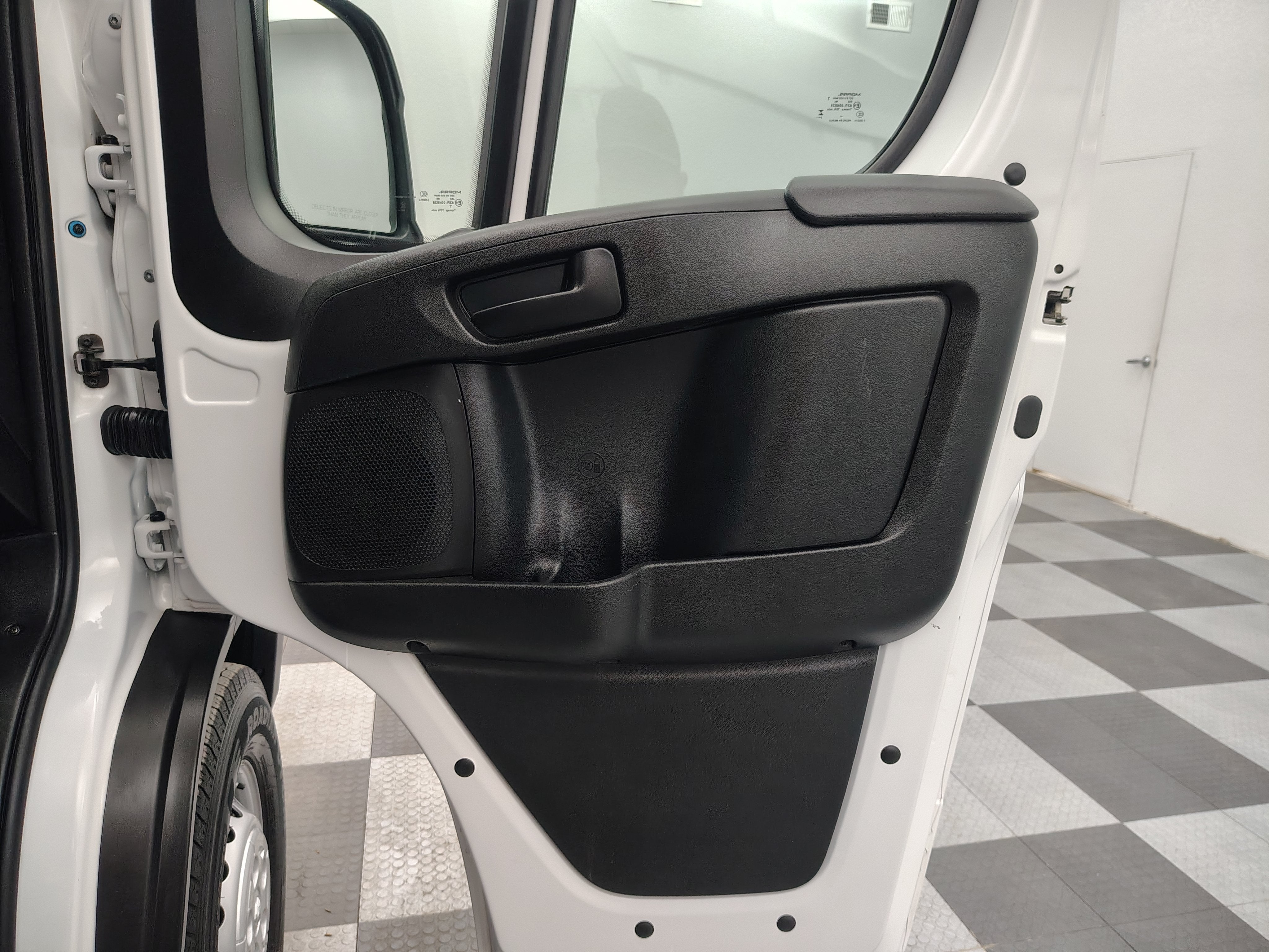 2025 RAM ProMaster 2500 136 WB Low Roof Cargo