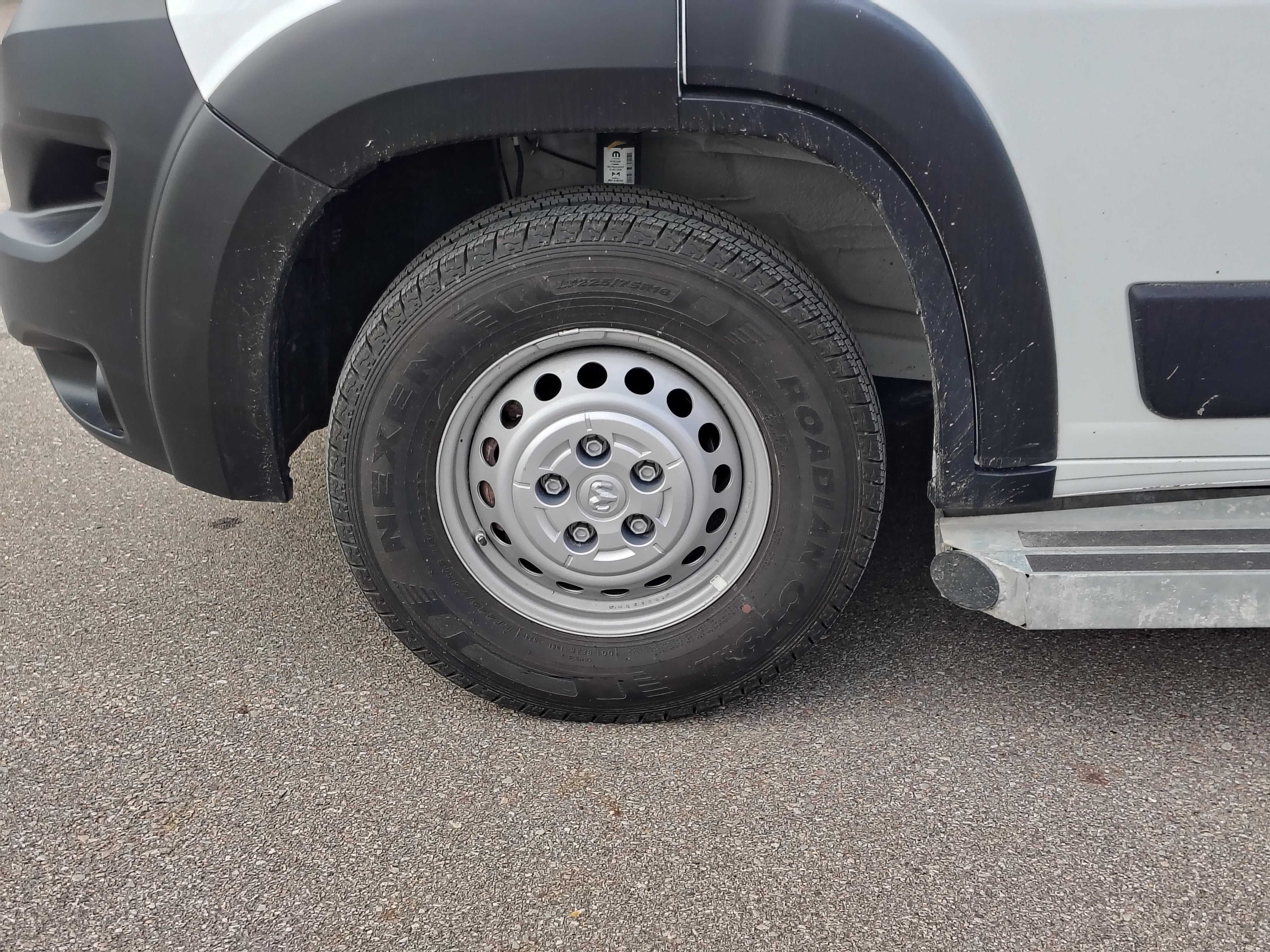 2025 RAM ProMaster 2500 136 WB Low Roof Cargo
