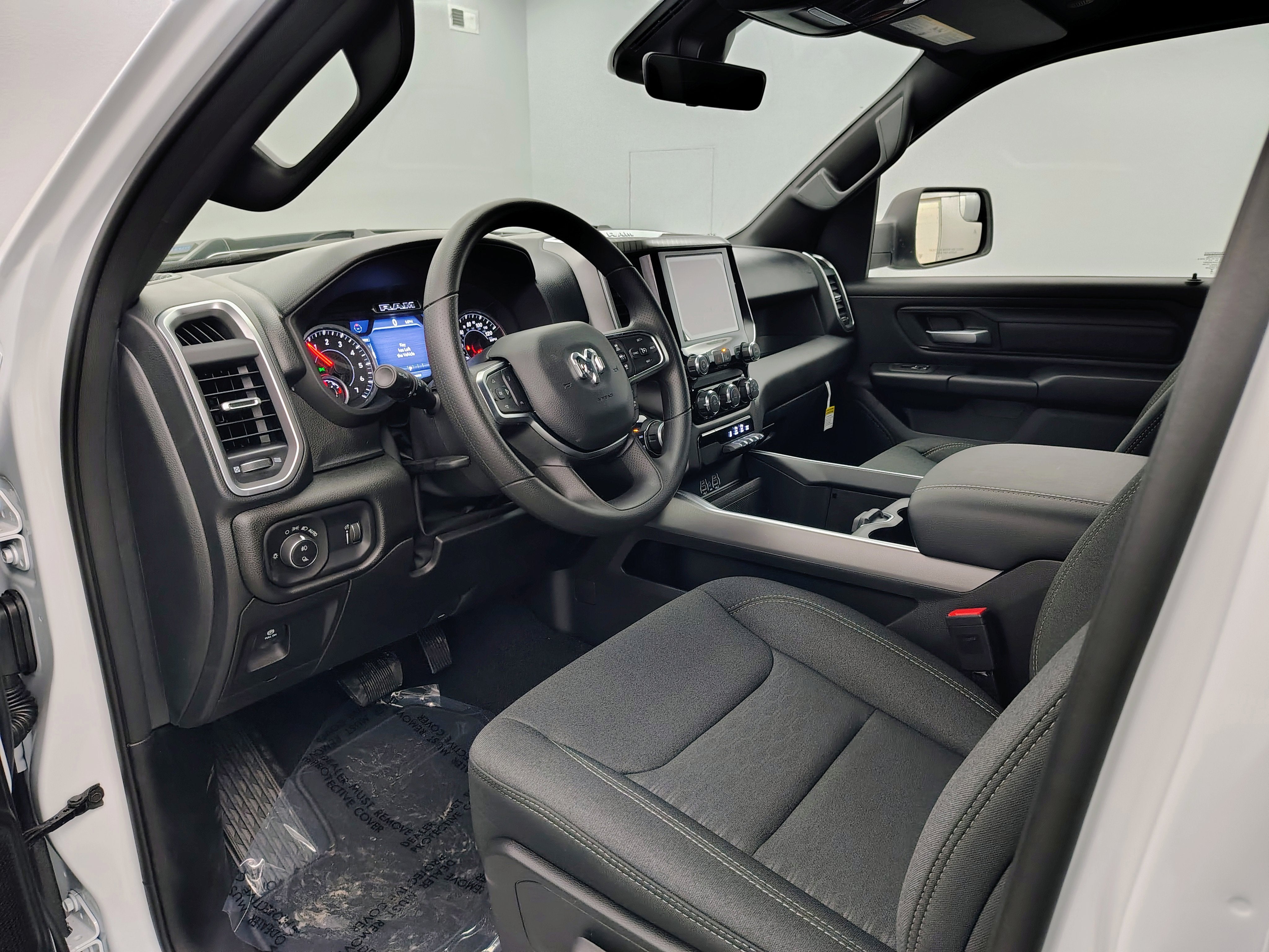 2026 RAM Ram 1500 RAM 1500 EXPRESS CREW CAB 4X4 5'7' BOX