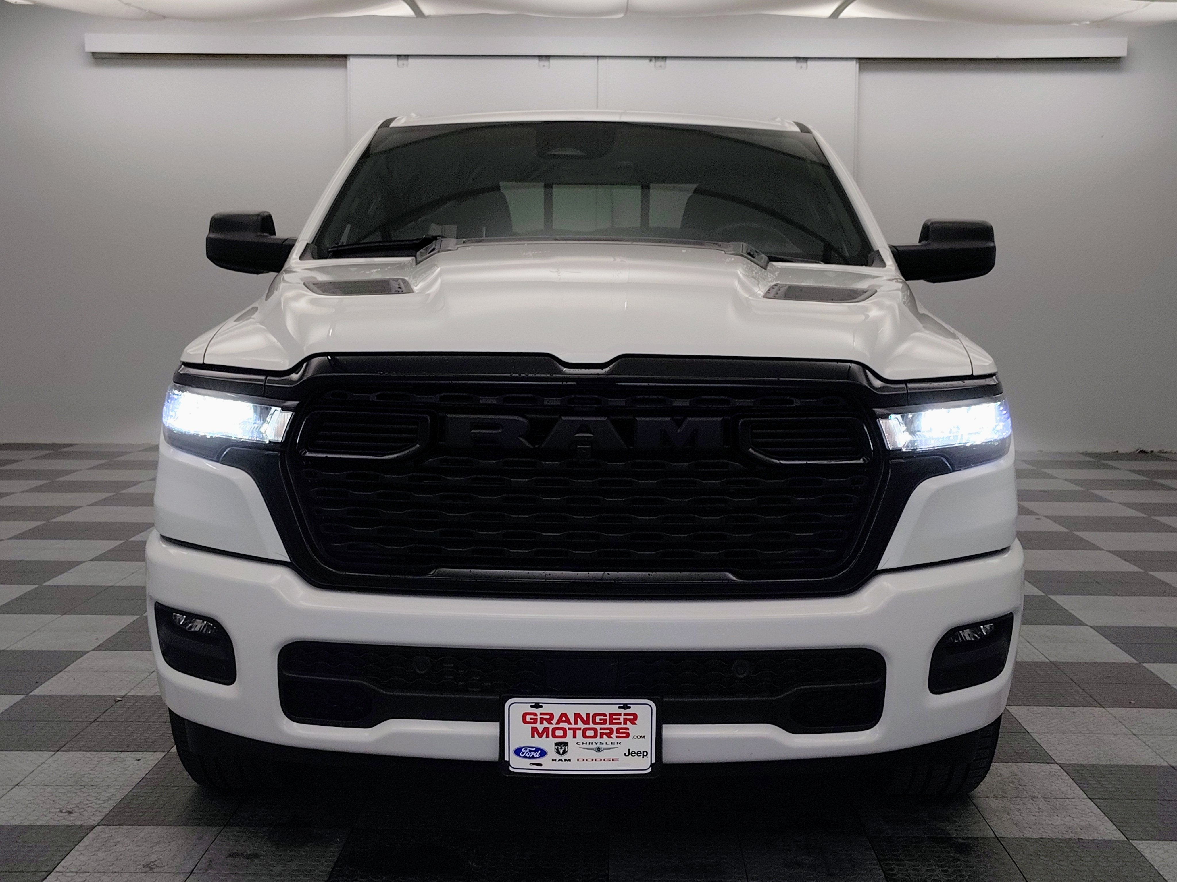 2026 RAM 1500 Express