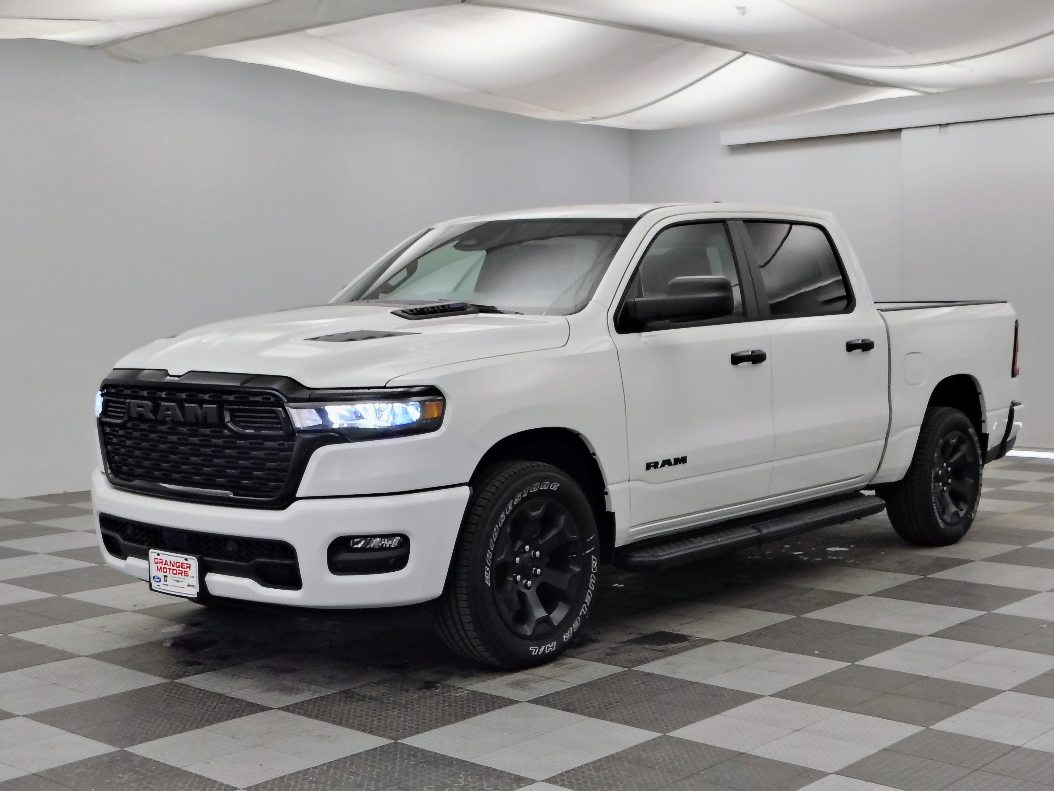 2026 RAM 1500 Express