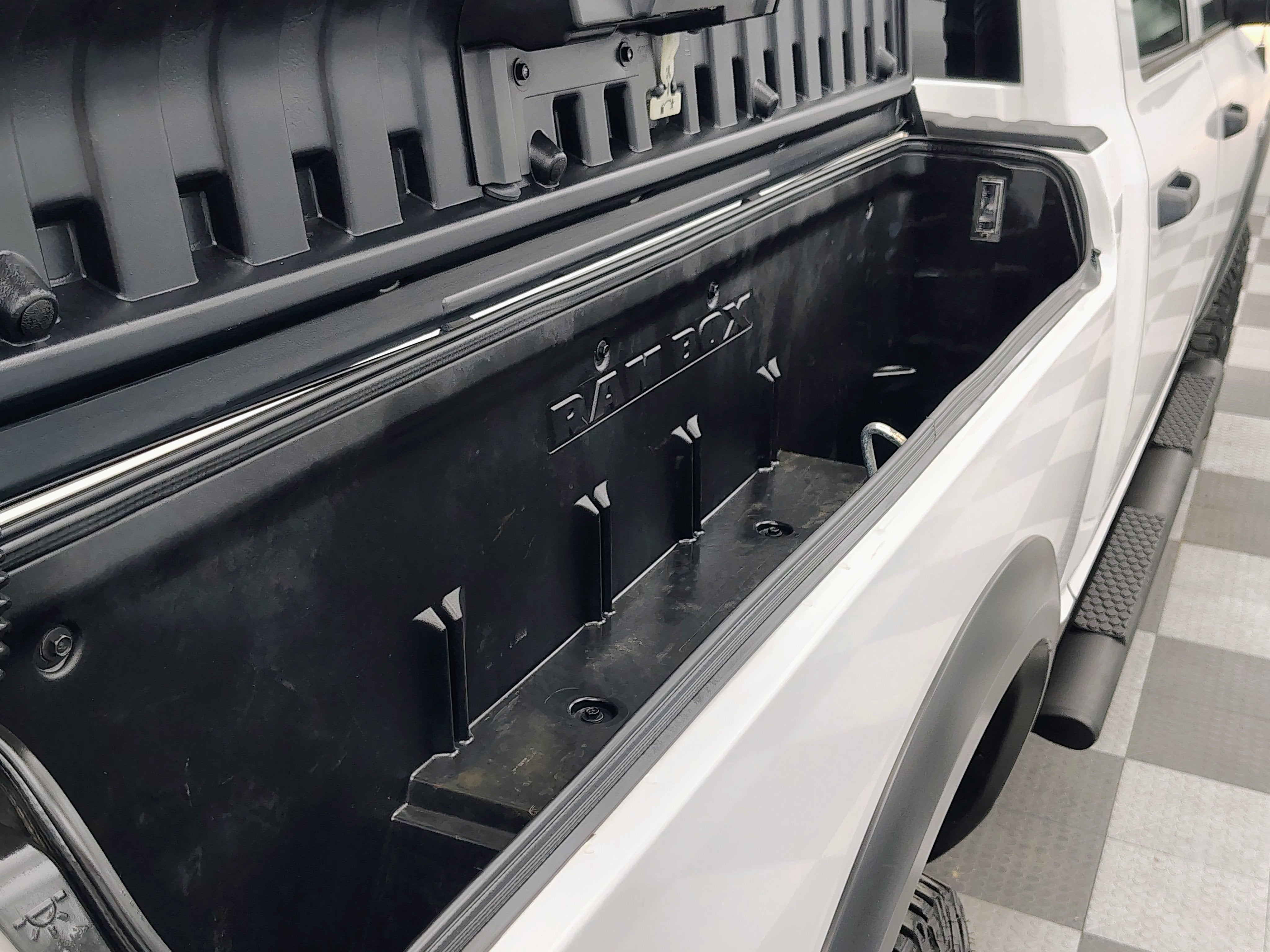 2018 RAM 2500 Tradesman Crew Cab 4x4 6'4' Box