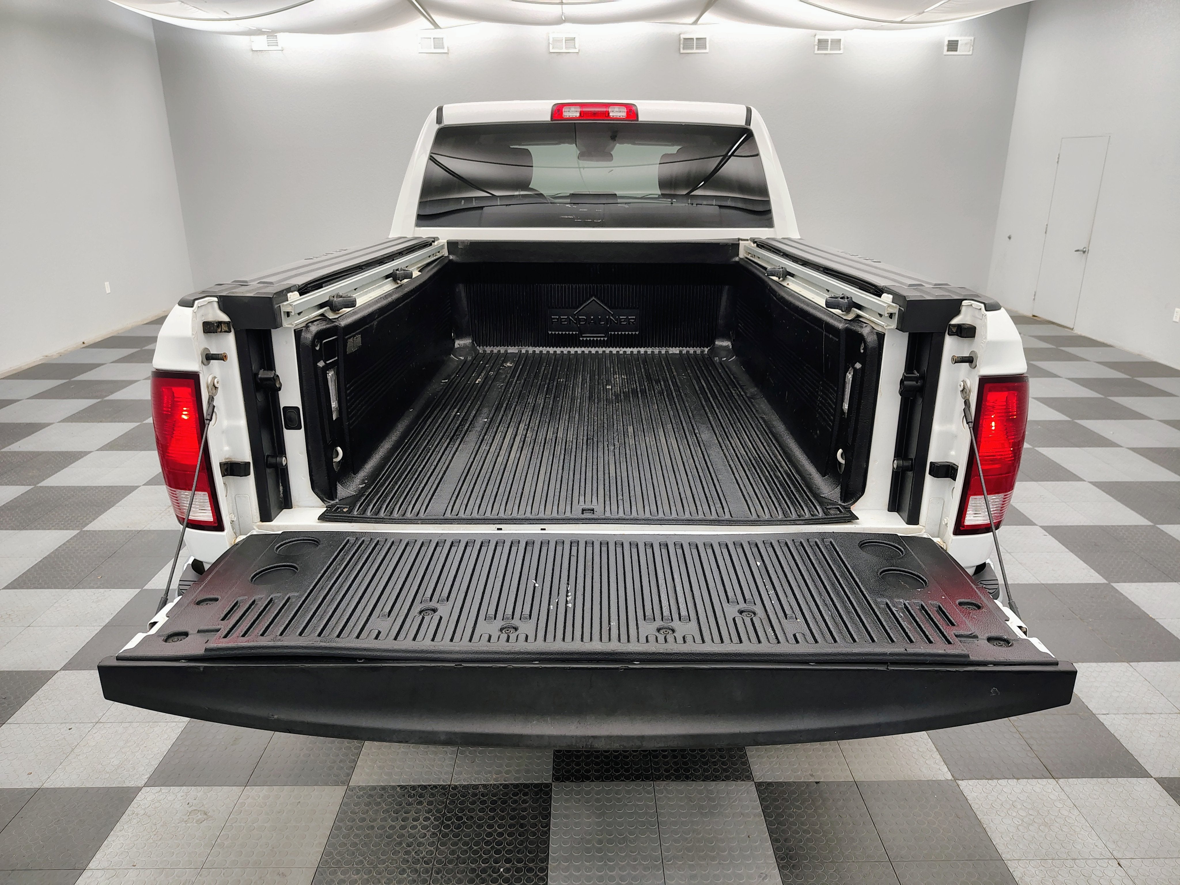 2018 RAM 2500 Tradesman Crew Cab 4x4 6'4' Box