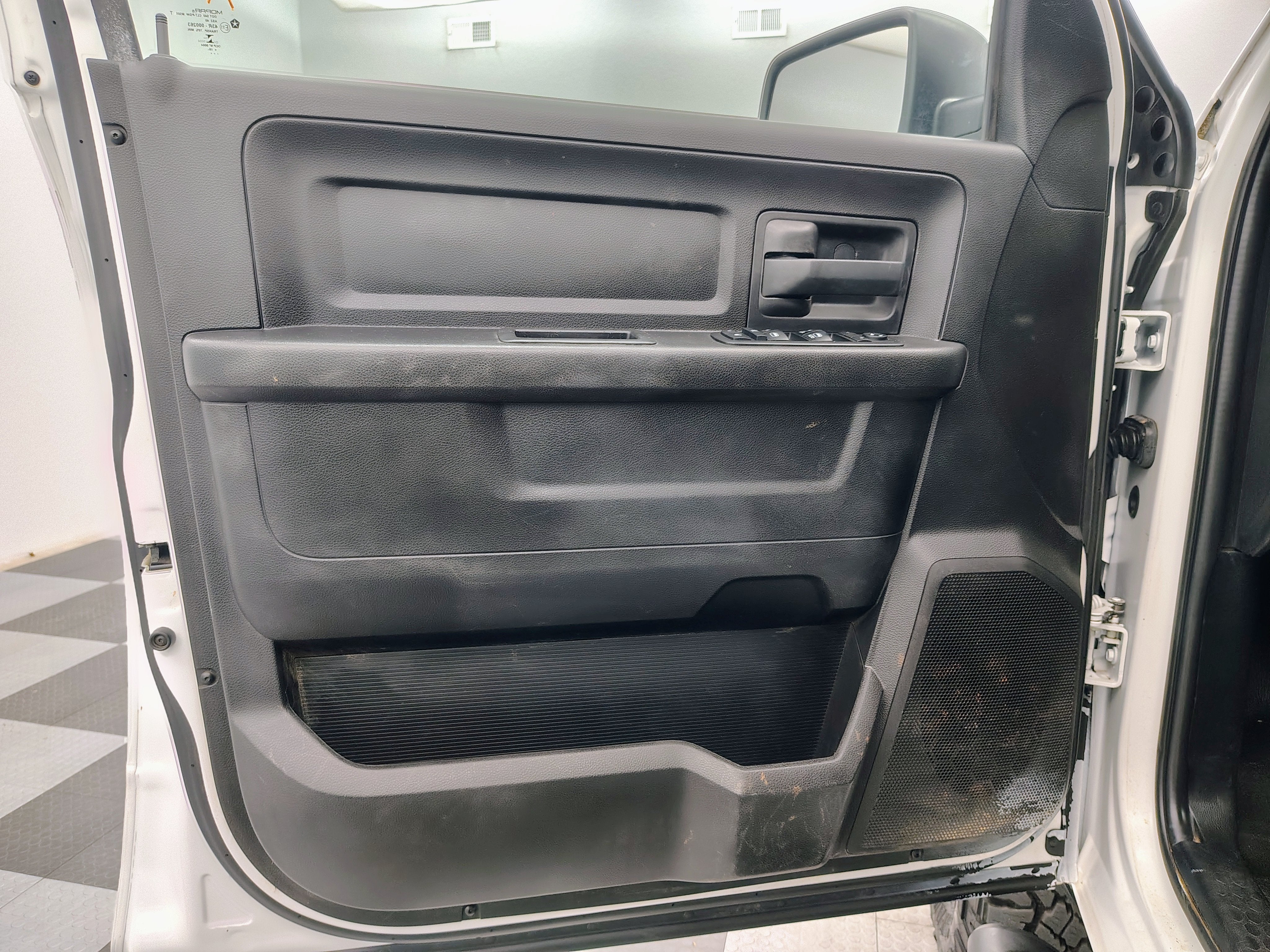2018 RAM 2500 Tradesman Crew Cab 4x4 6'4' Box