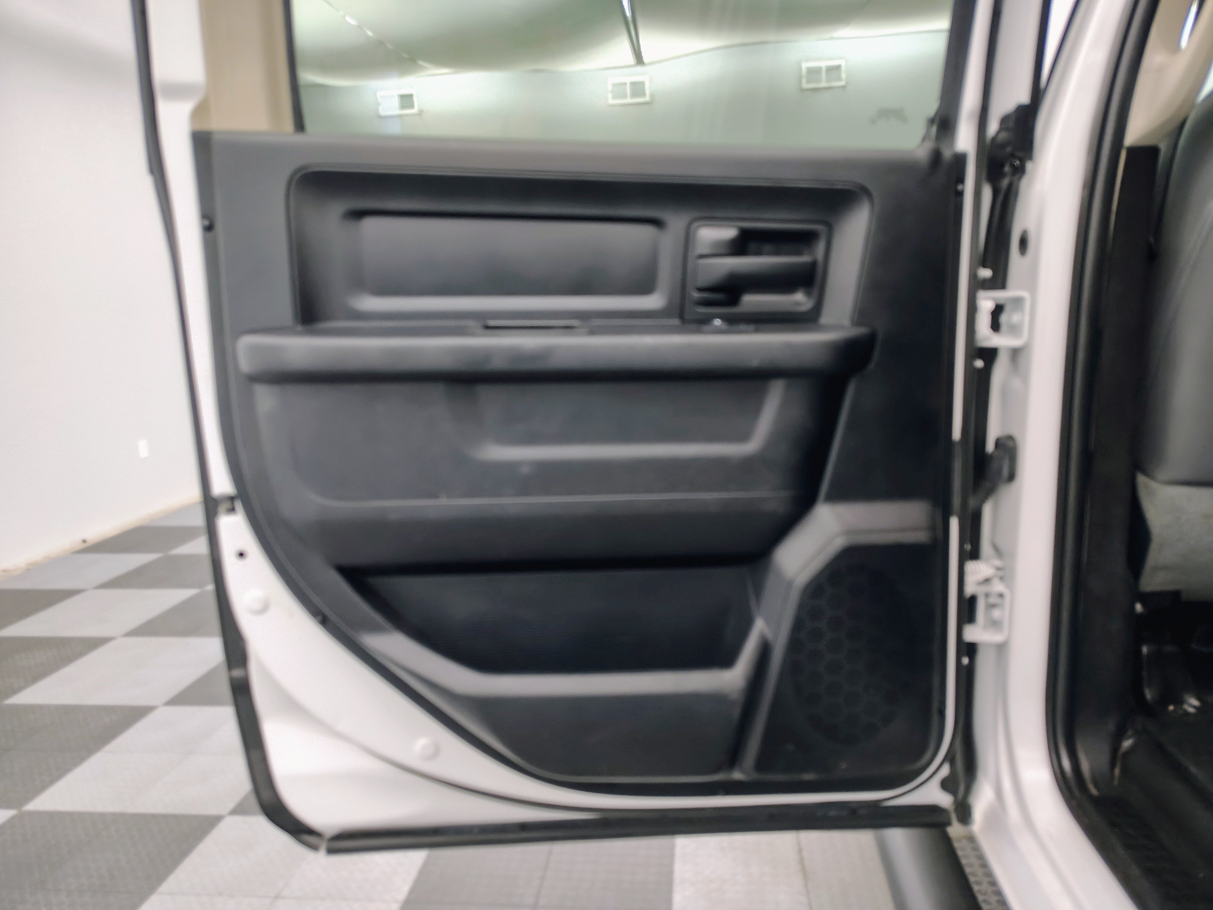 2018 RAM 2500 Tradesman Crew Cab 4x4 6'4' Box