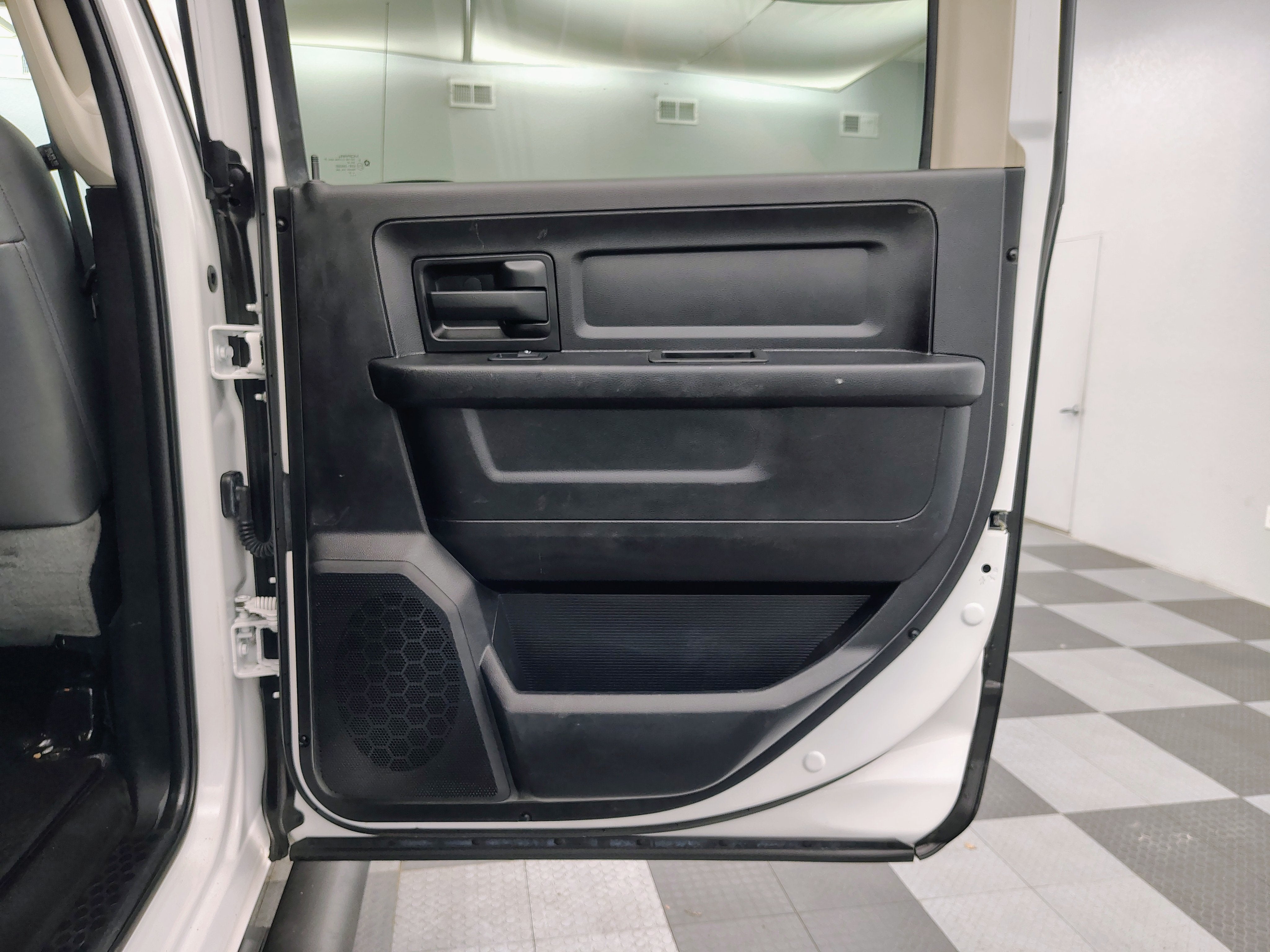 2018 RAM 2500 Tradesman Crew Cab 4x4 6'4' Box