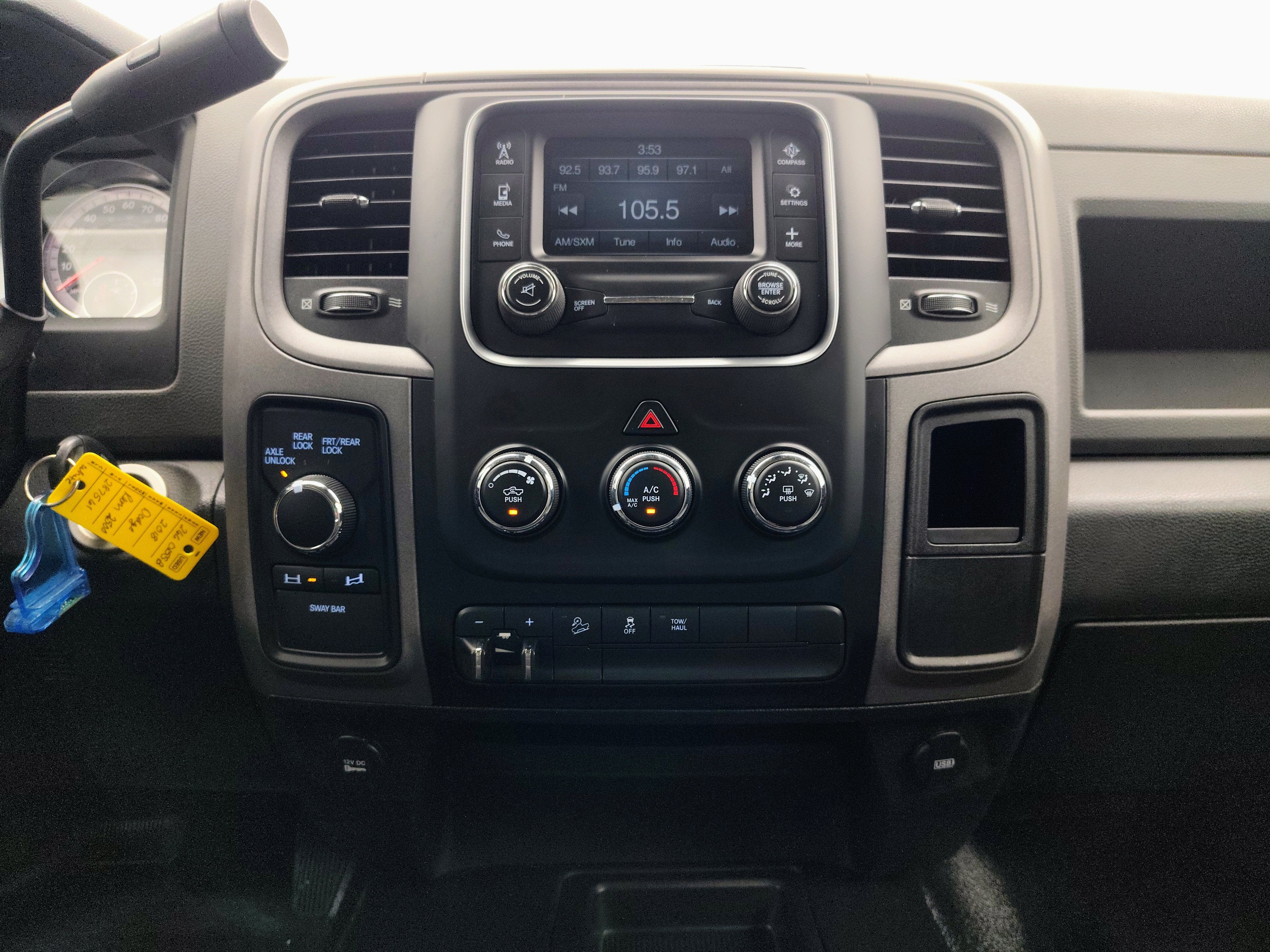 2018 RAM 2500 Tradesman Crew Cab 4x4 6'4' Box
