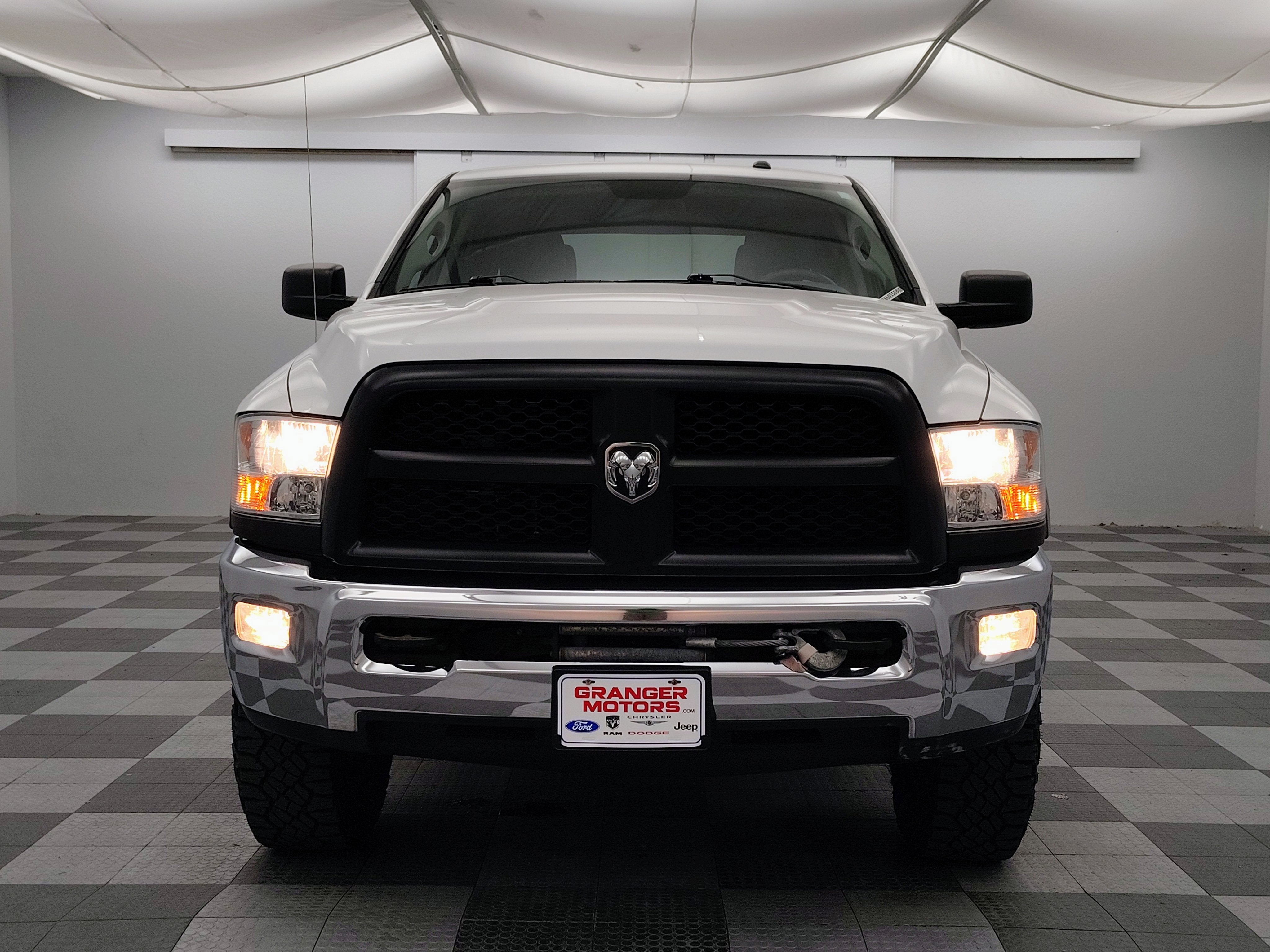 2018 RAM 2500 Tradesman Crew Cab 4x4 6'4' Box