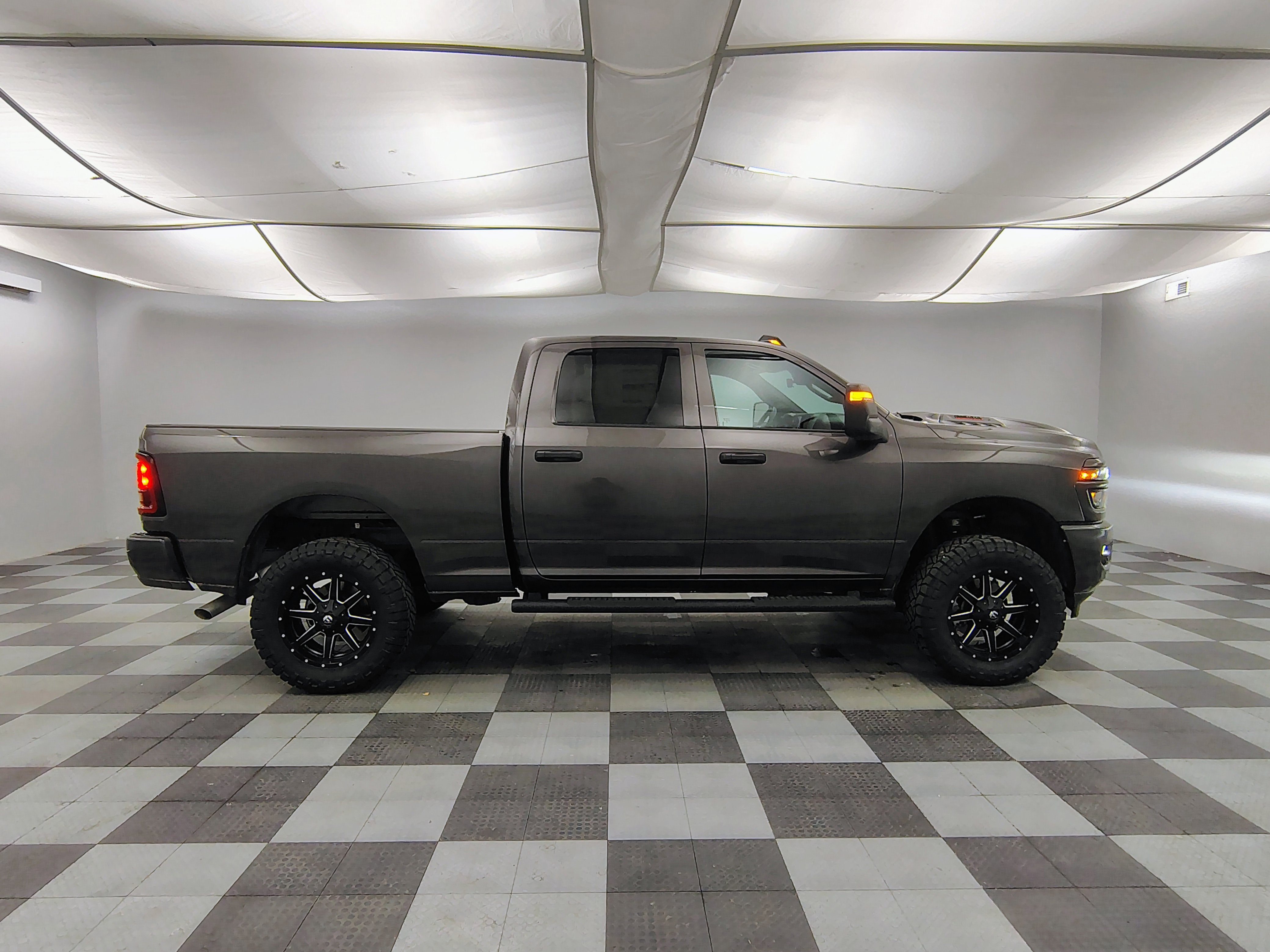 2026 RAM Ram 2500 RAM 2500 BLACK EXPRESS CREW CAB 4X4 6'4' BOX