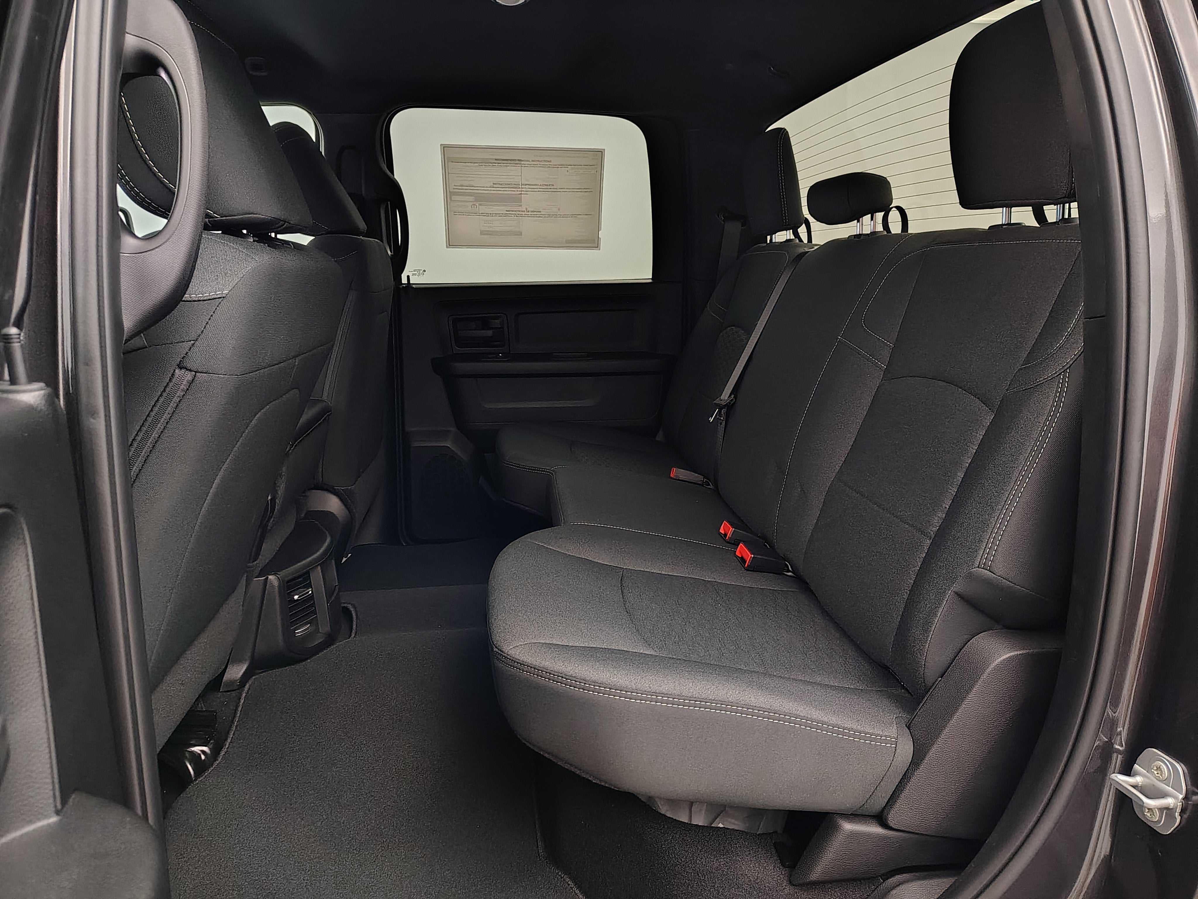 2026 RAM Ram 2500 RAM 2500 BLACK EXPRESS CREW CAB 4X4 6'4' BOX