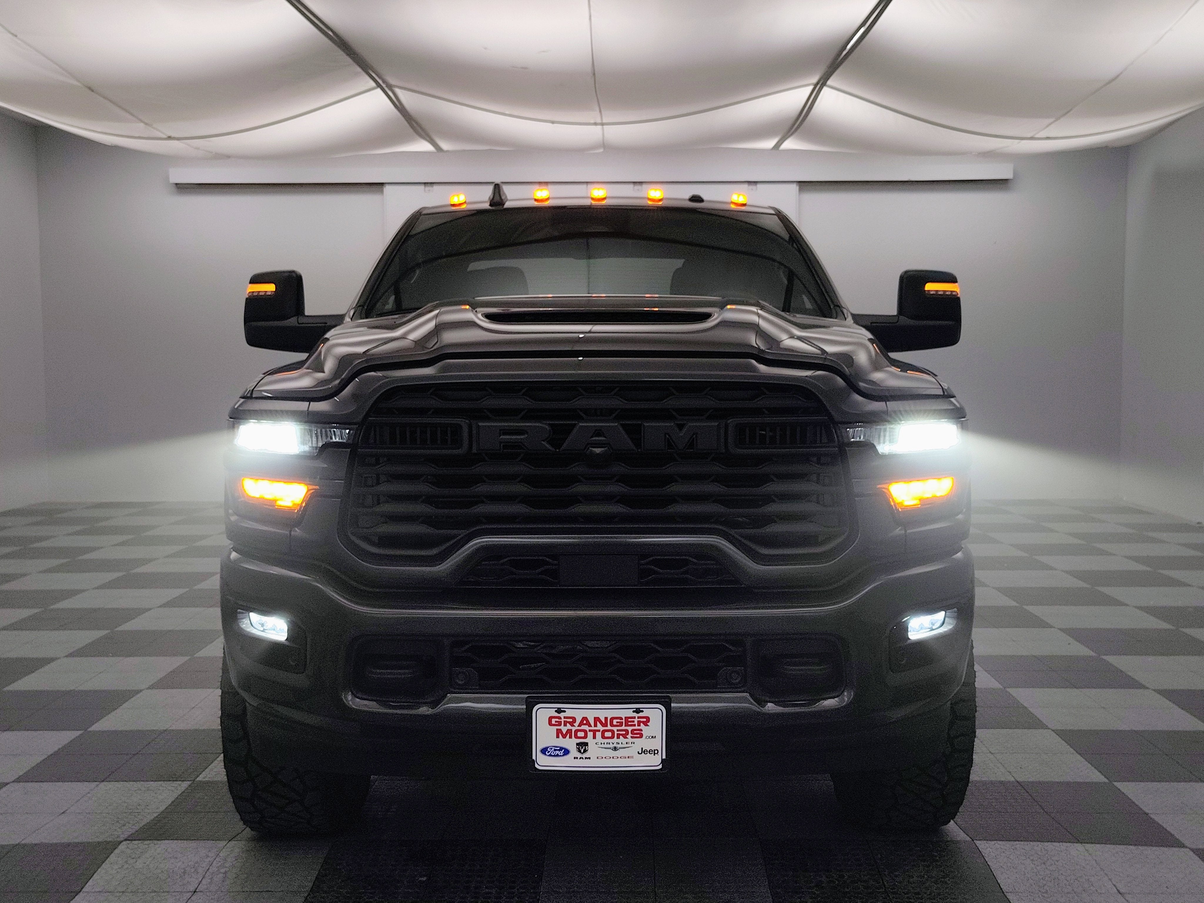 2026 RAM Ram 2500 RAM 2500 BLACK EXPRESS CREW CAB 4X4 6'4' BOX