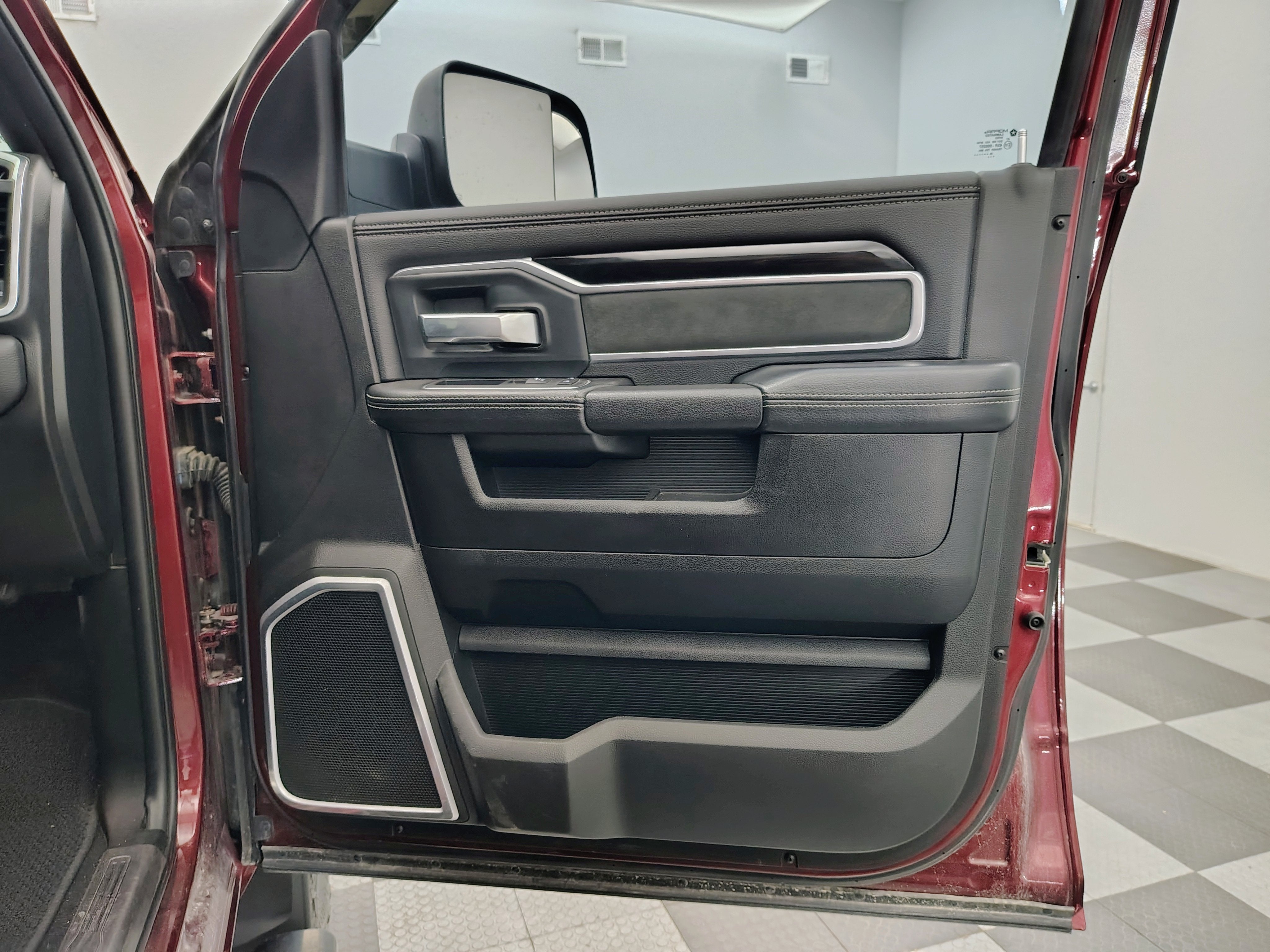 2020 RAM 2500 Laramie Crew Cab 4x4 6'4' Box