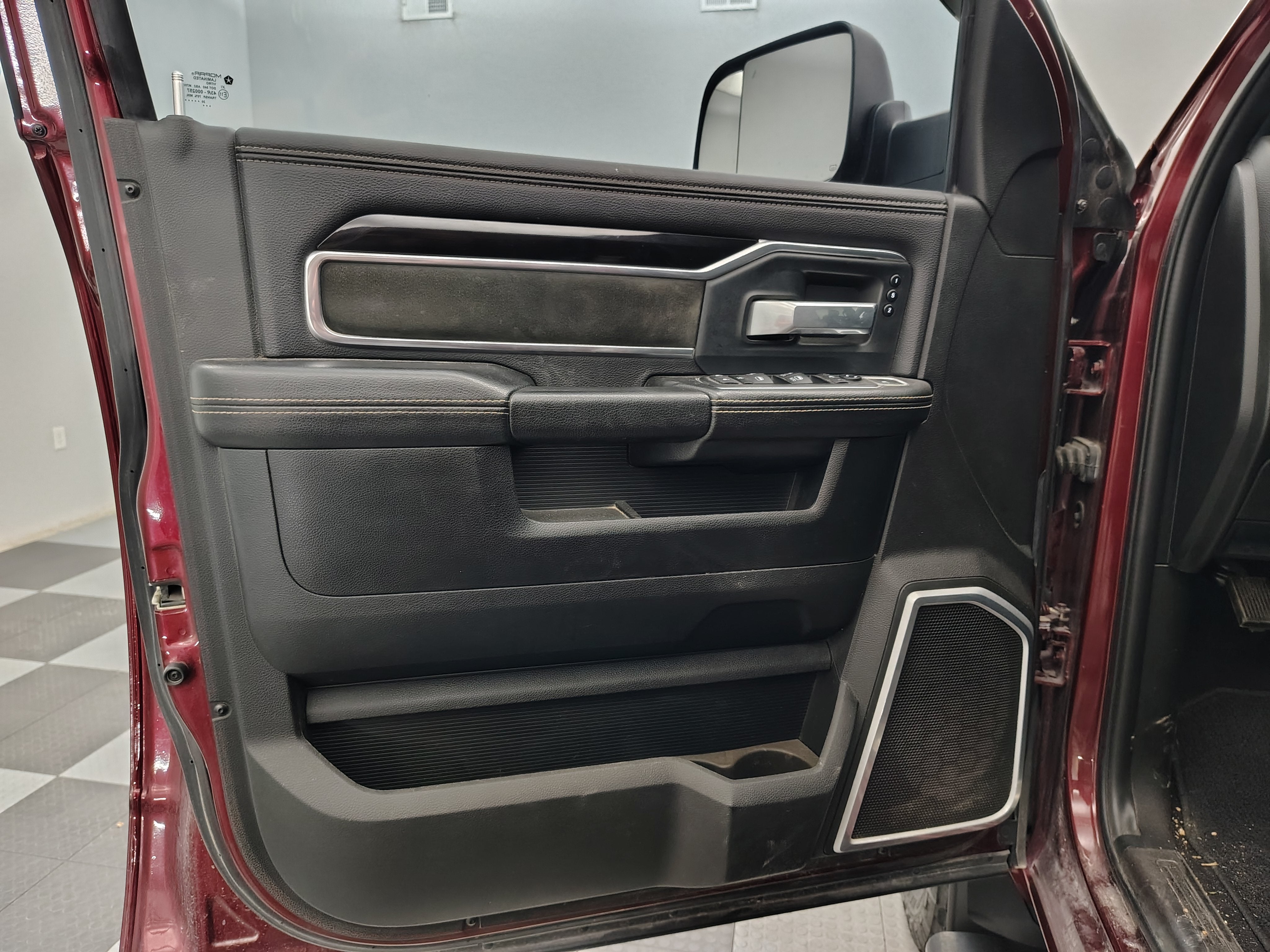 2020 RAM 2500 Laramie Crew Cab 4x4 6'4' Box