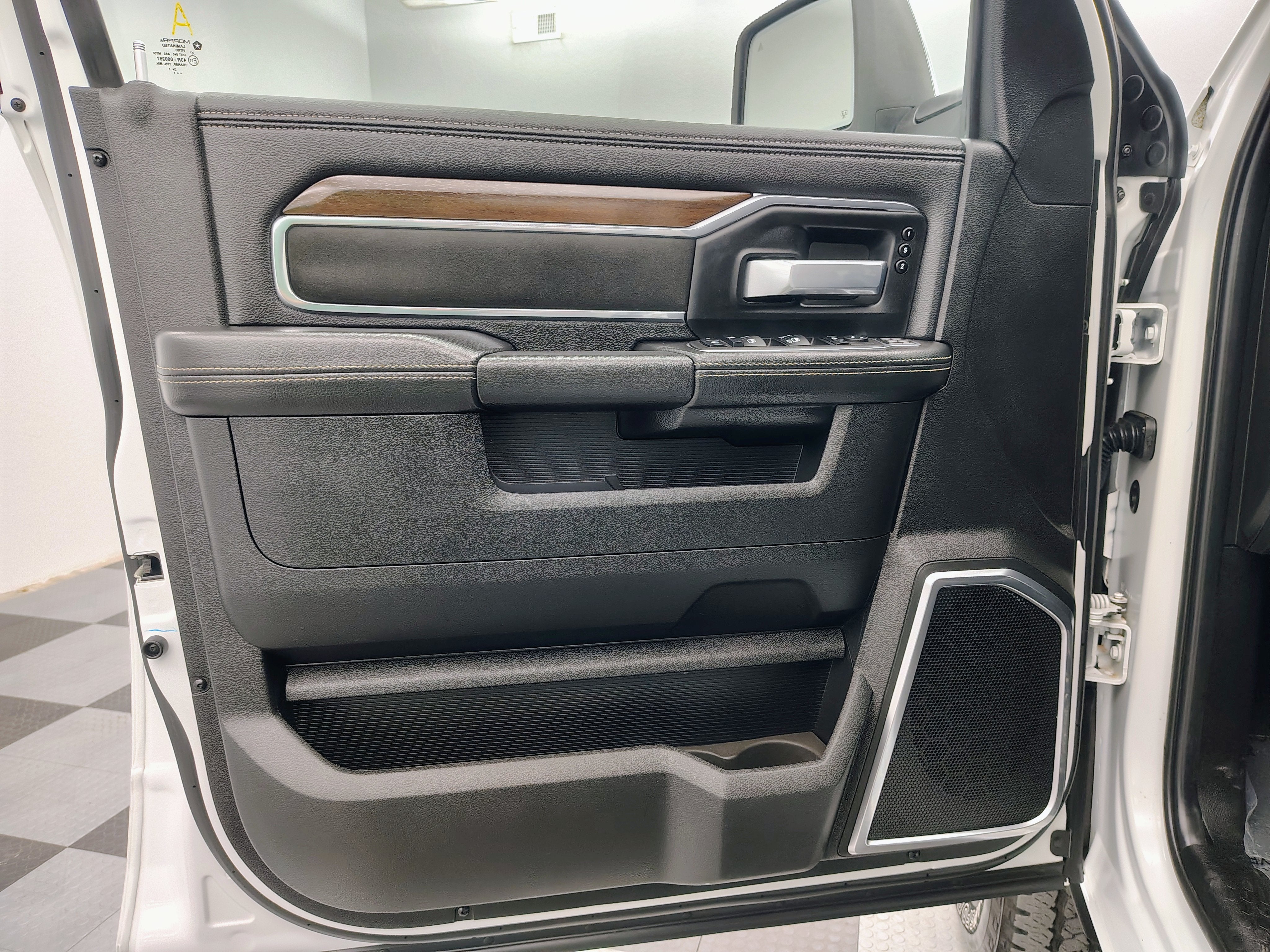 2024 RAM 2500 Laramie Crew Cab 4x4 6'4' Box