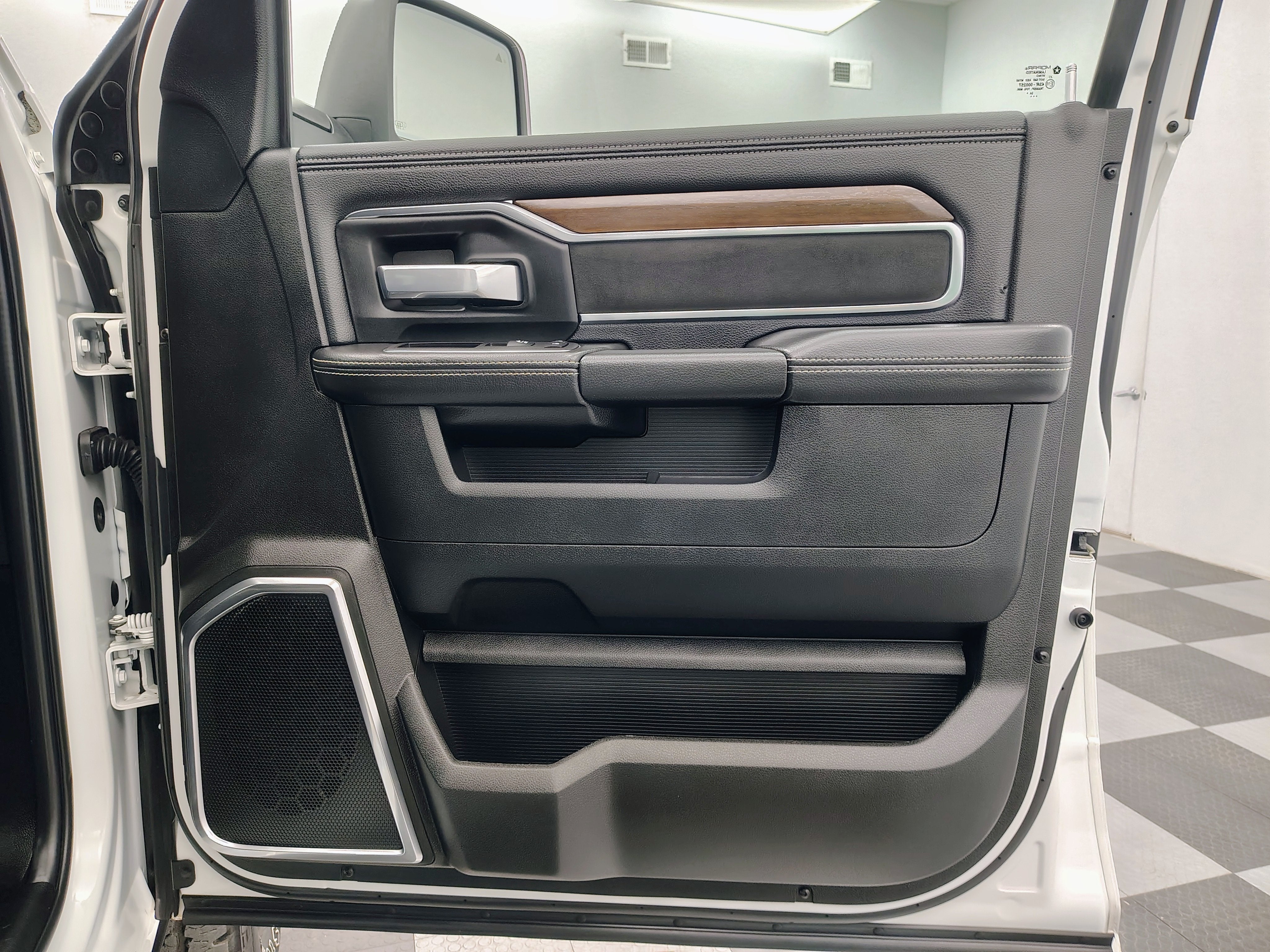 2024 RAM 2500 Laramie Crew Cab 4x4 6'4' Box