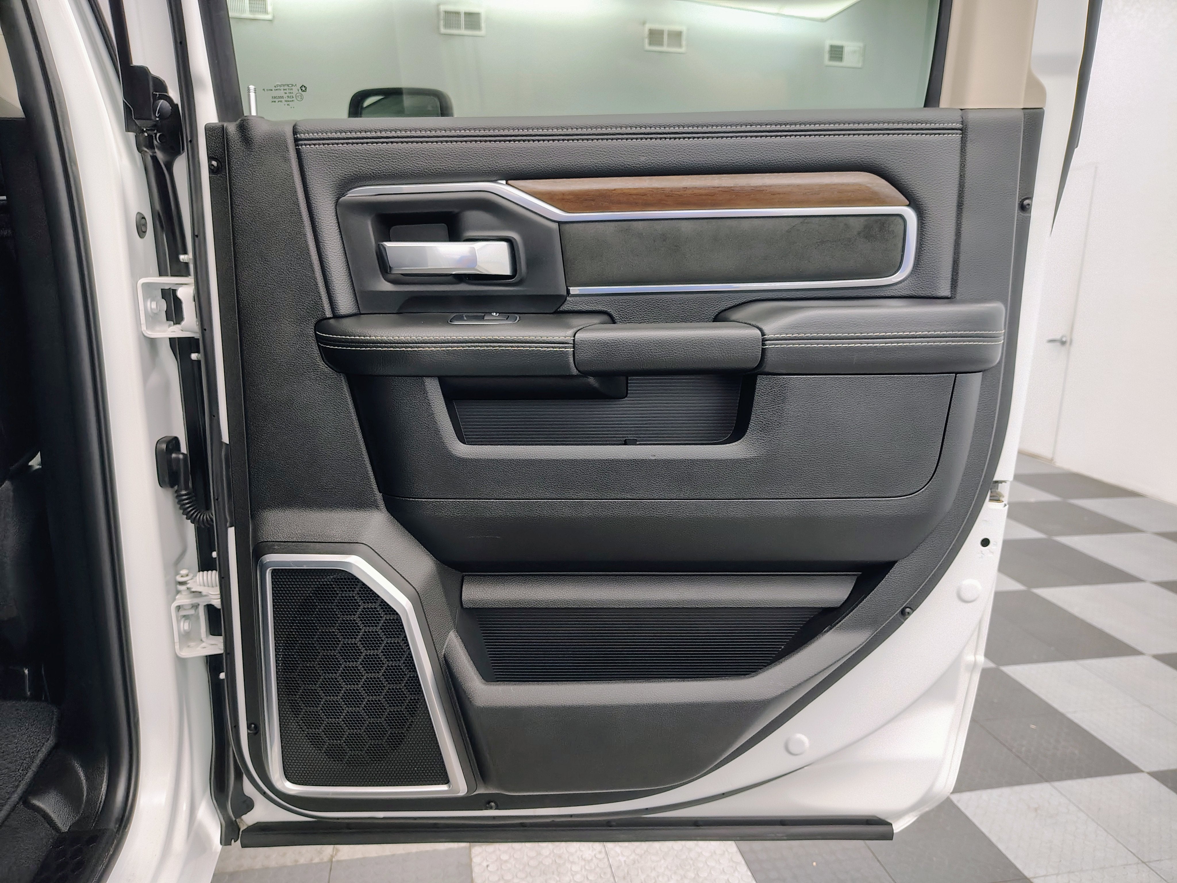 2024 RAM 2500 Laramie Crew Cab 4x4 6'4' Box