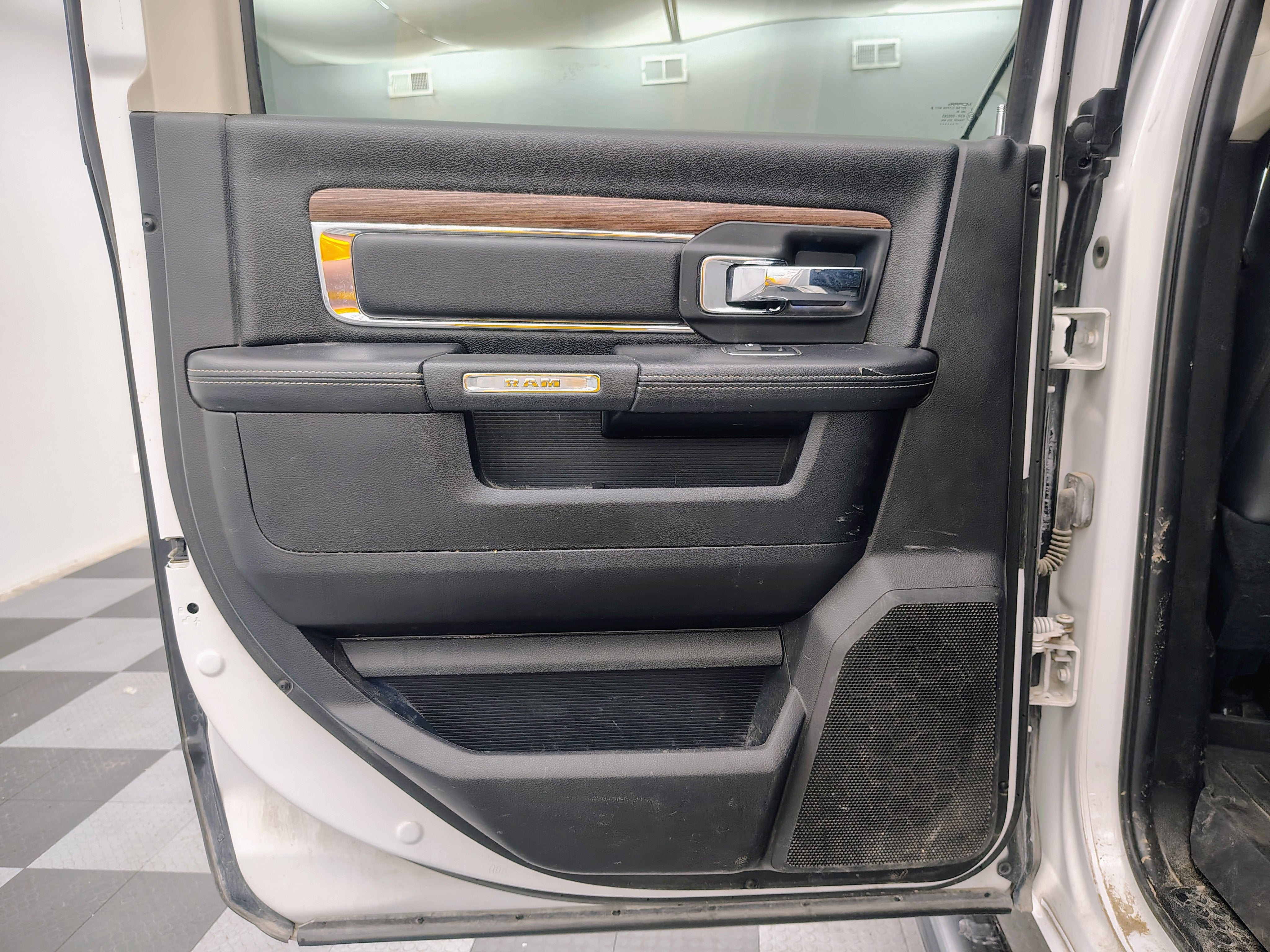 2017 RAM 2500 Laramie Mega Cab 4x4 6'4' Box