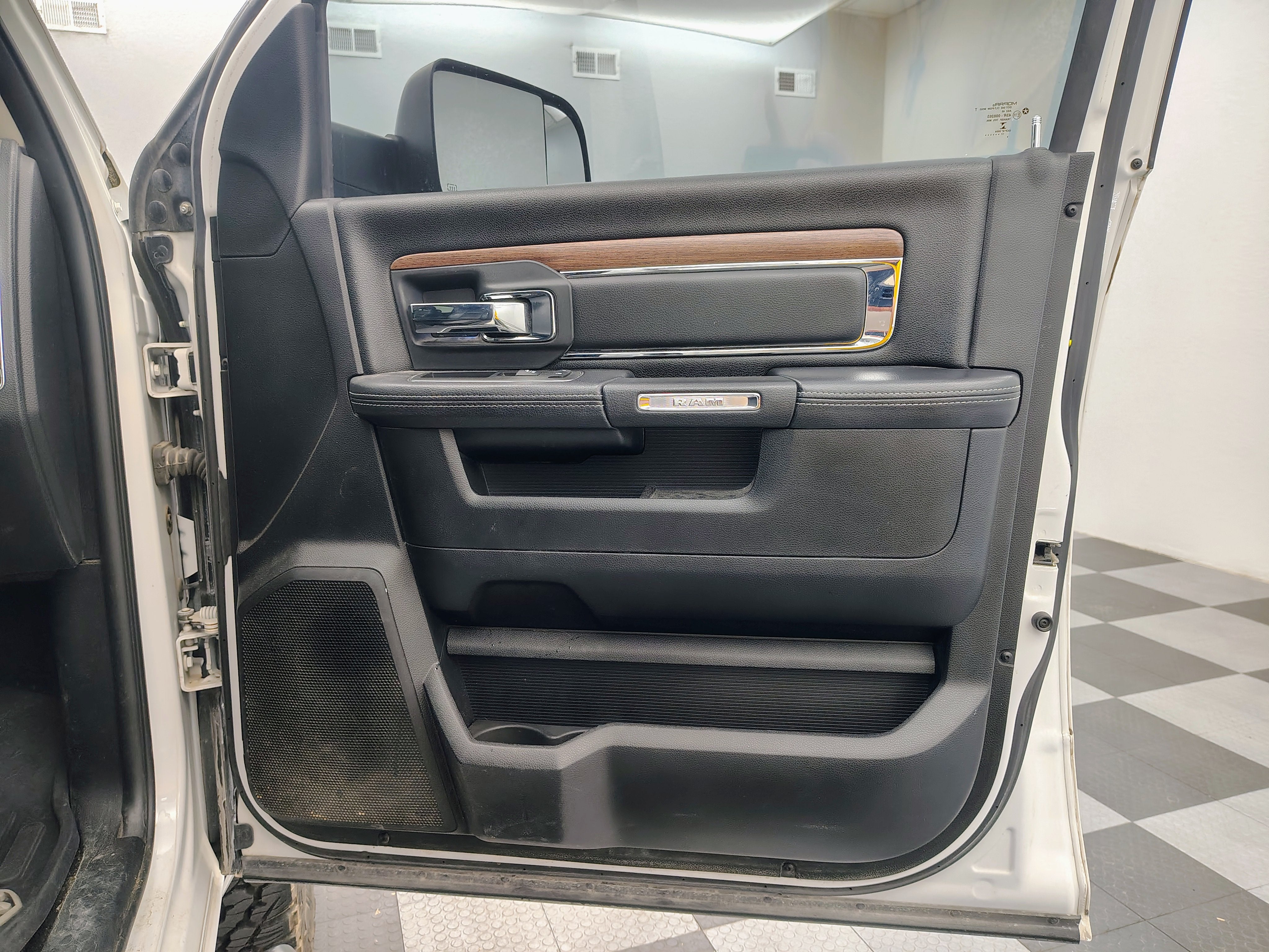 2017 RAM 2500 Laramie Mega Cab 4x4 6'4' Box