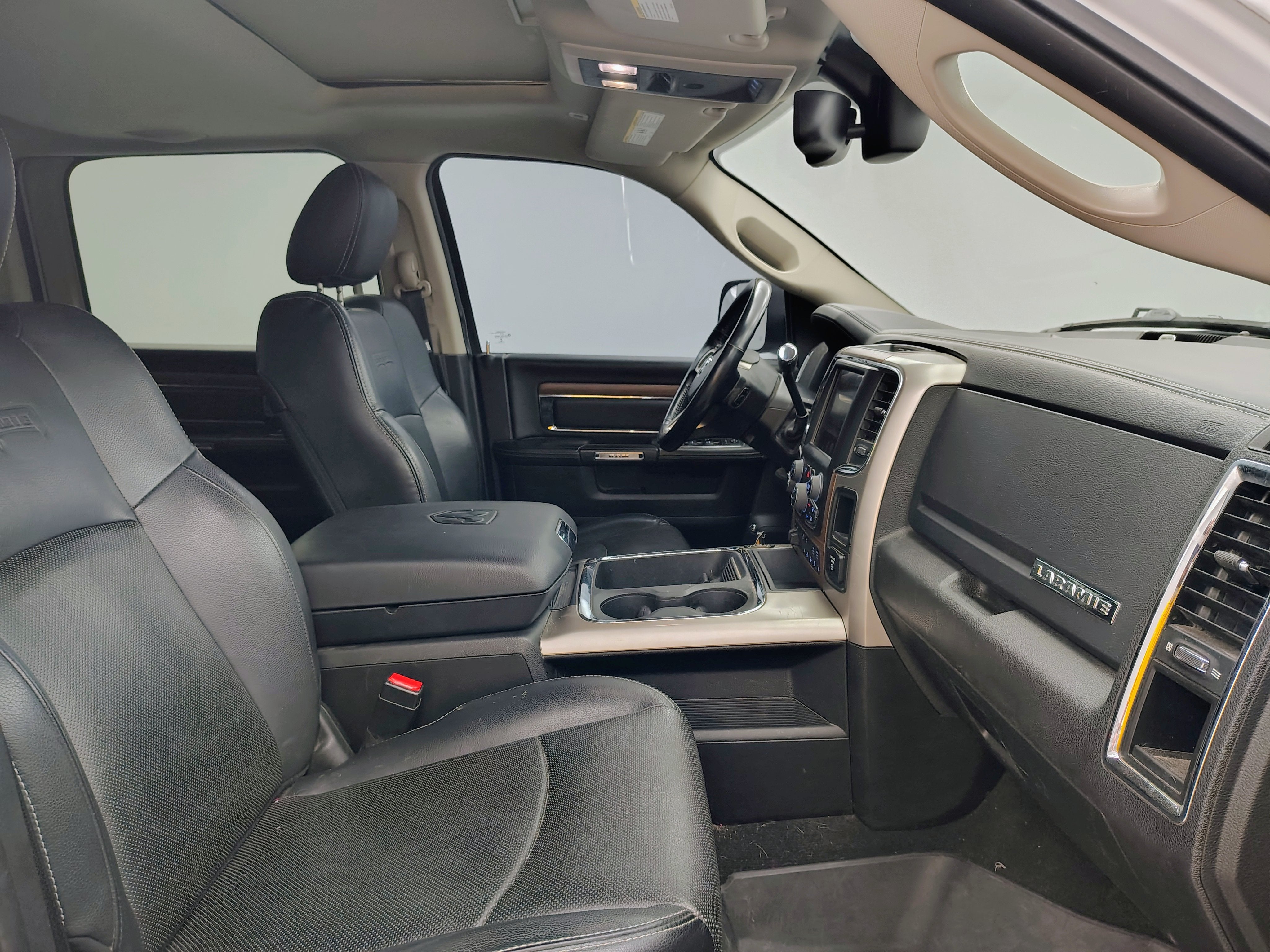 2017 RAM 2500 Laramie Mega Cab 4x4 6'4' Box