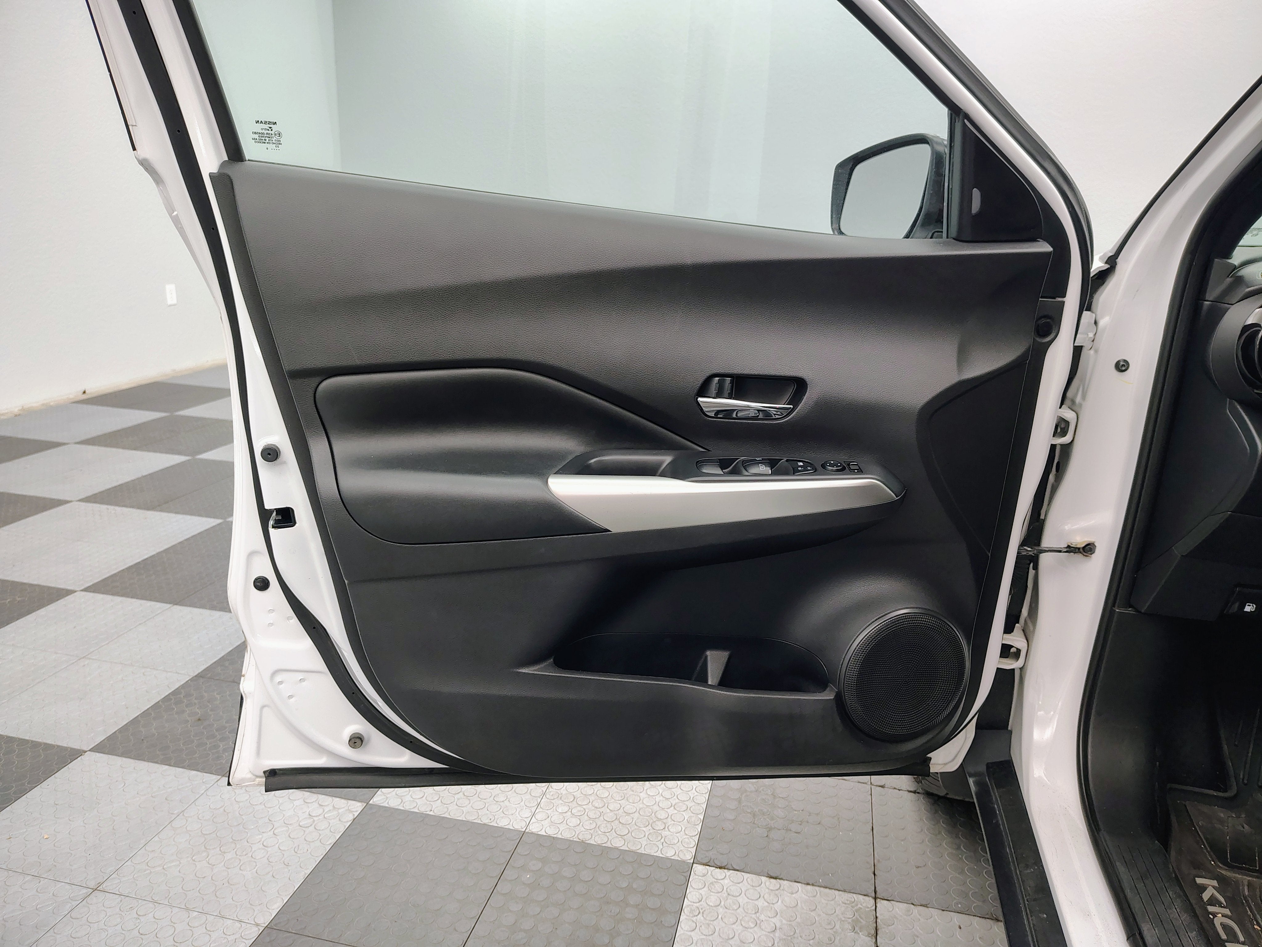 2020 Nissan Kicks SR Xtronic CVT