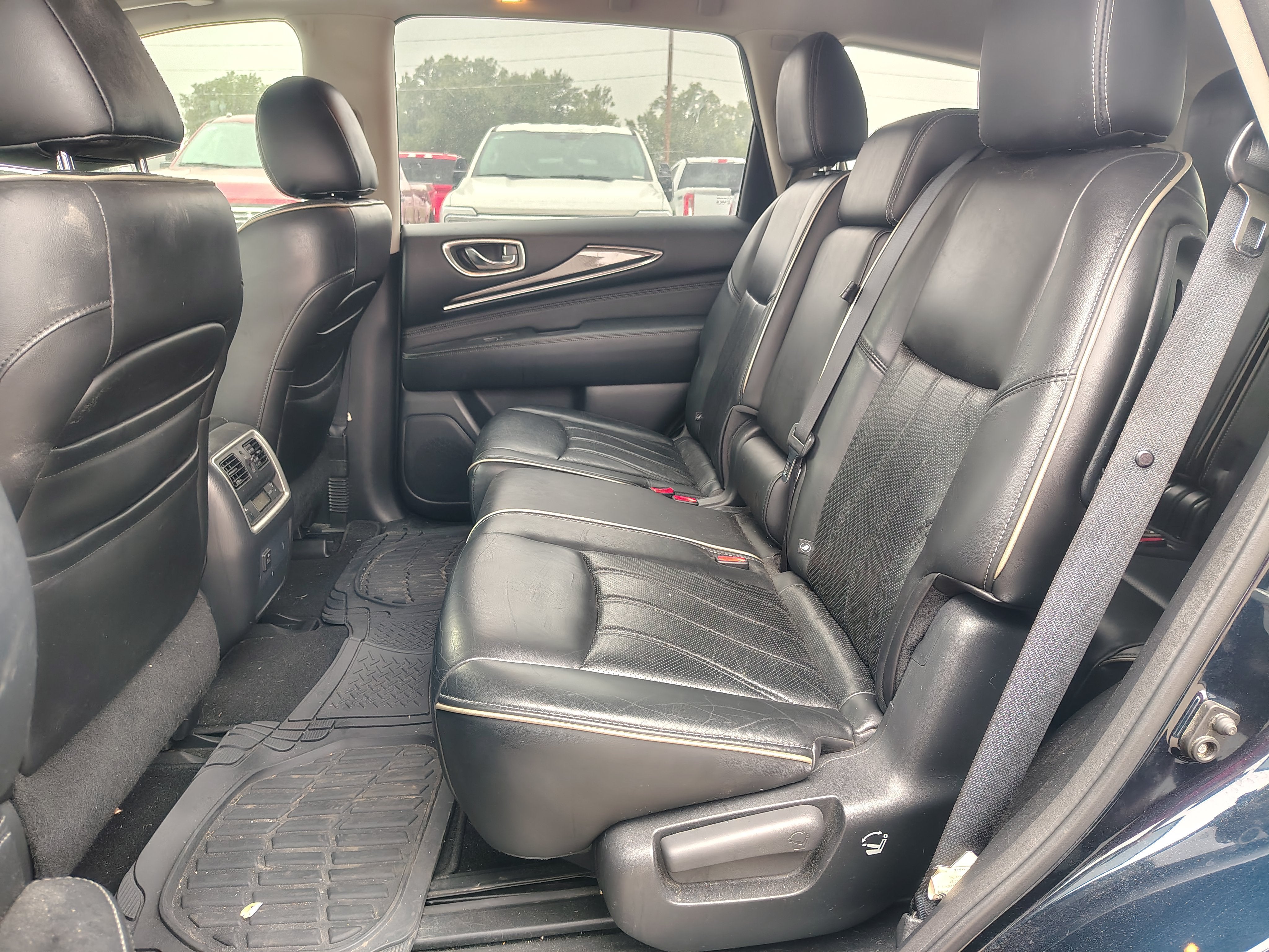 2017 INFINITI QX60 Base