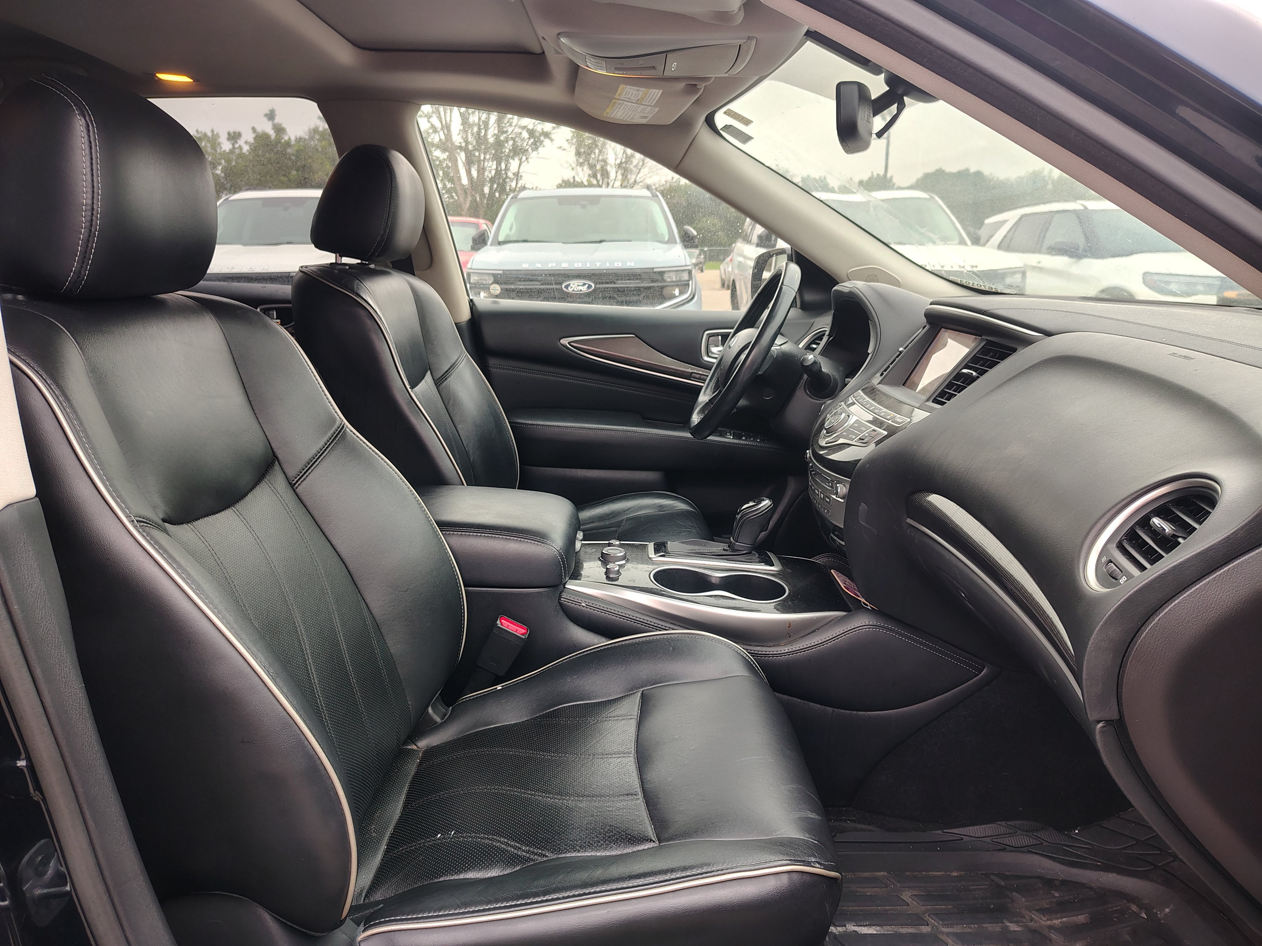 2017 INFINITI QX60 Base