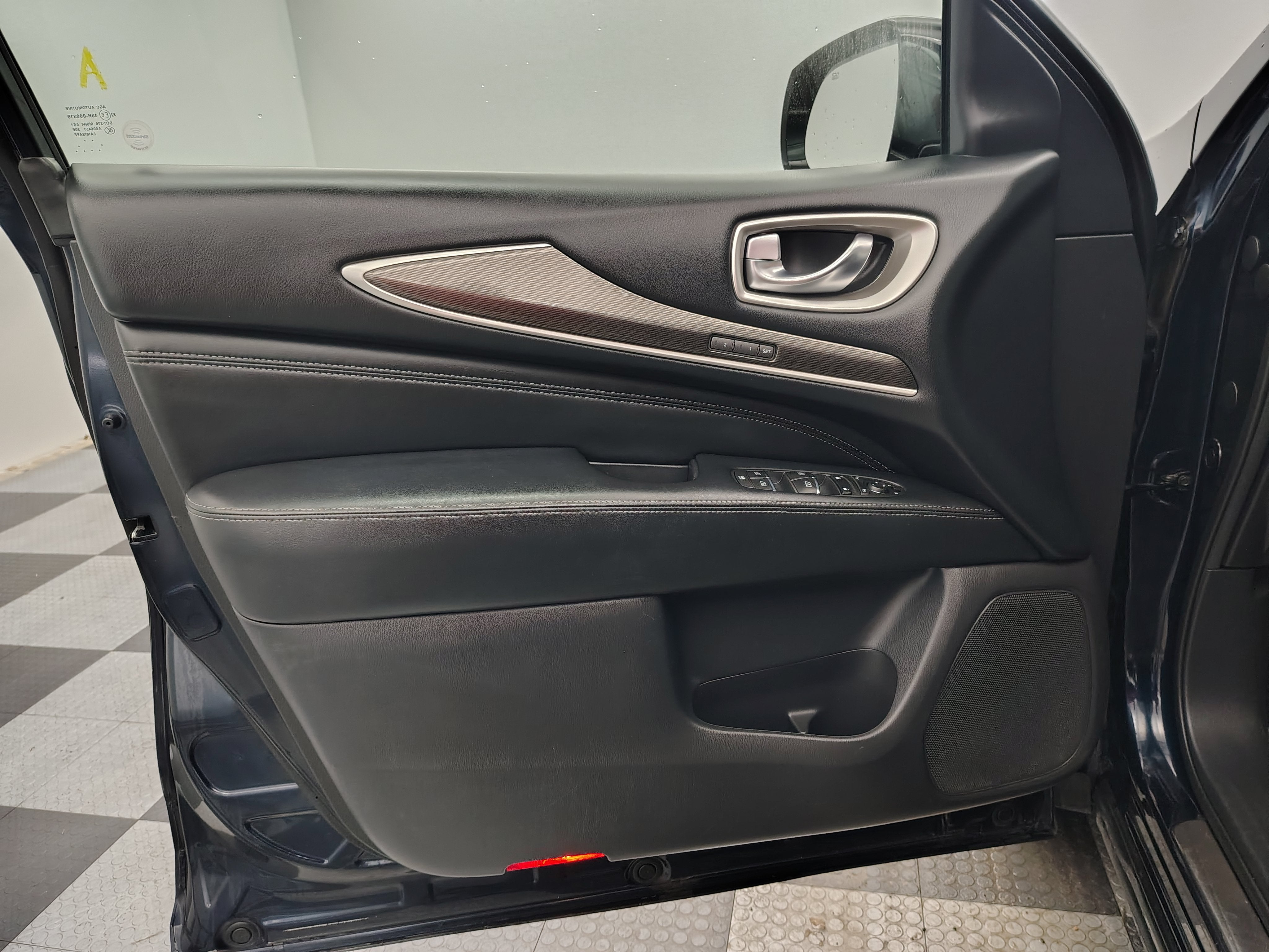 2017 INFINITI QX60 Base