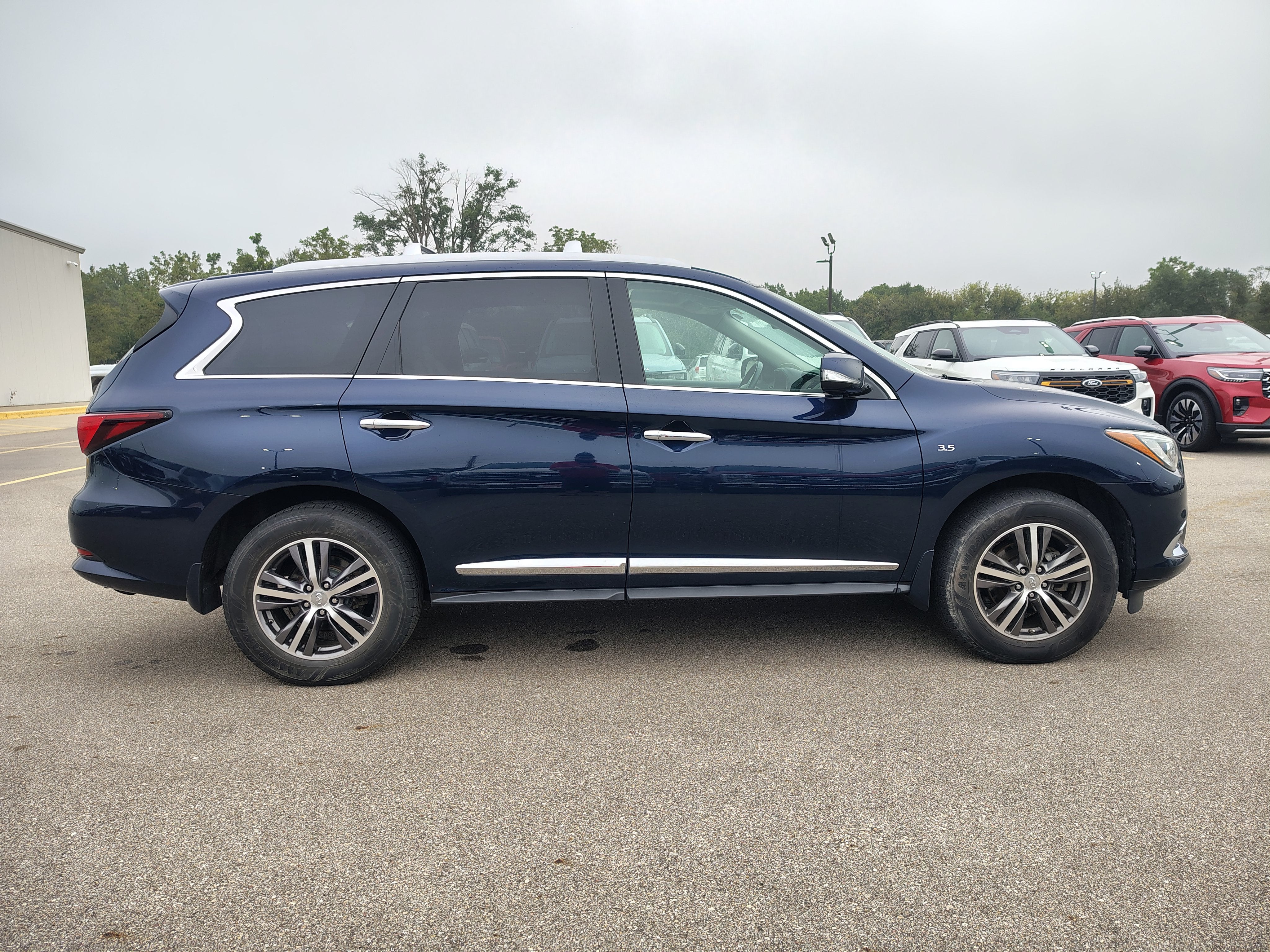 2017 INFINITI QX60 Base