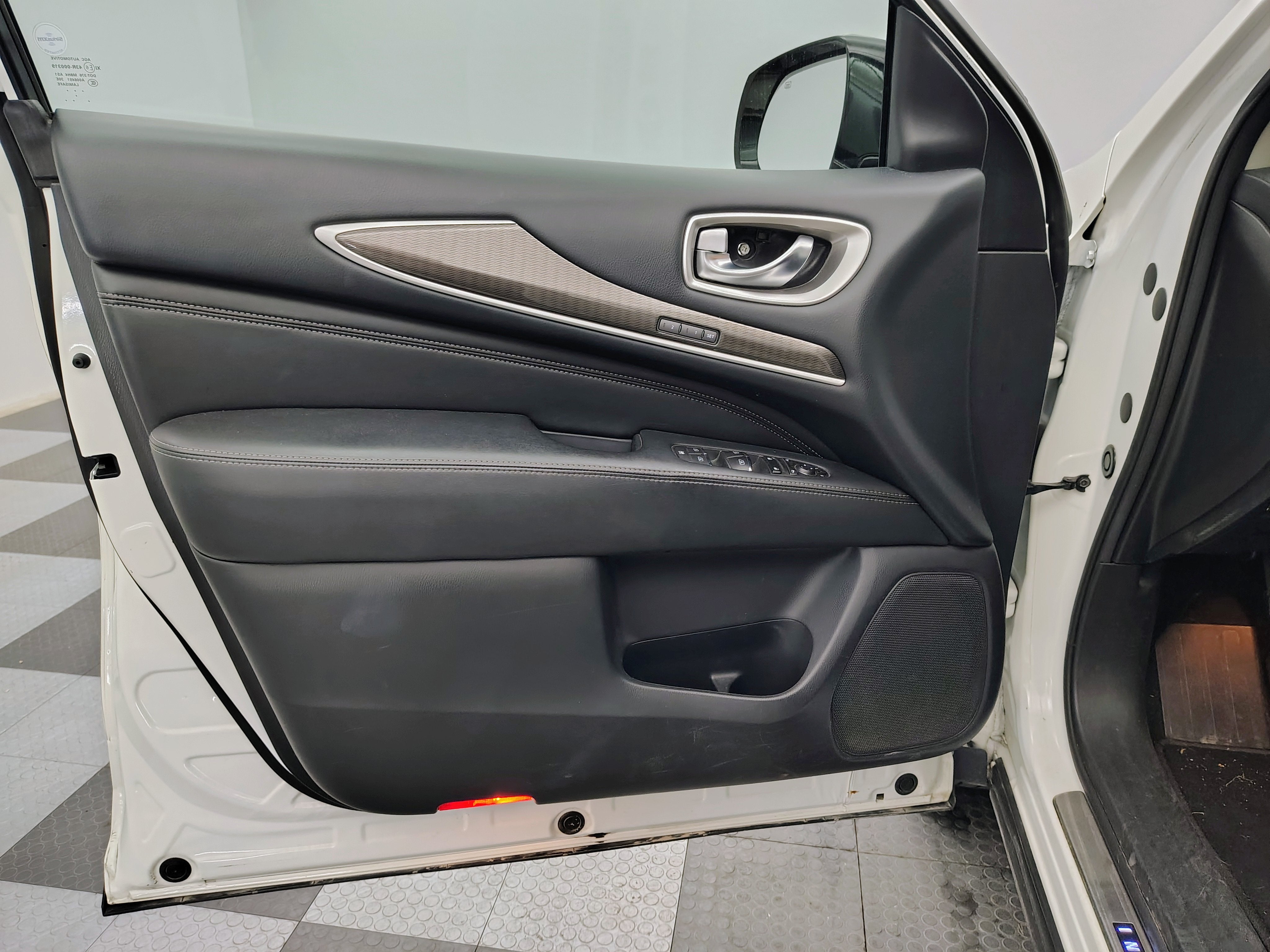 2017 INFINITI QX60 Base