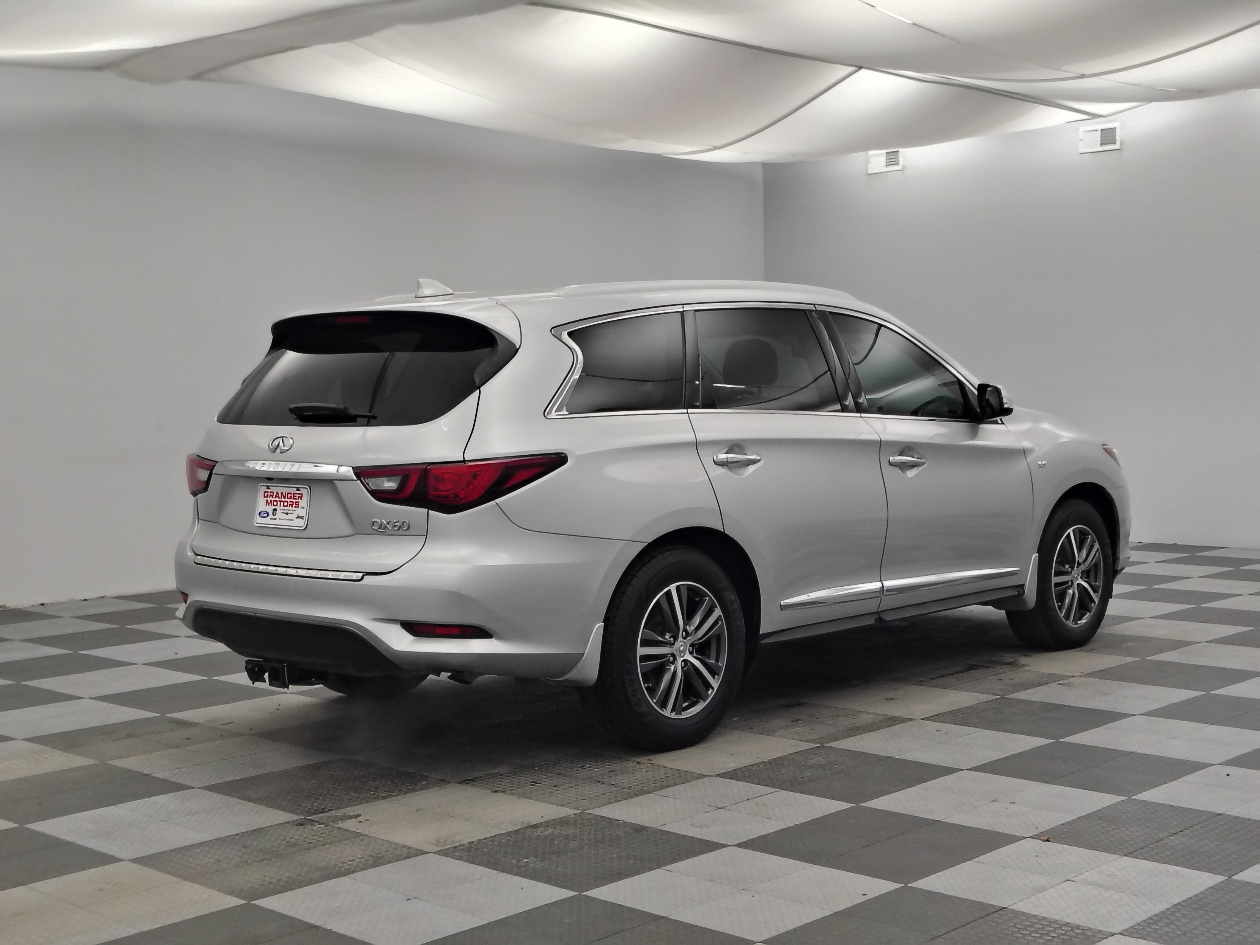 2019 INFINITI QX60 LUXE