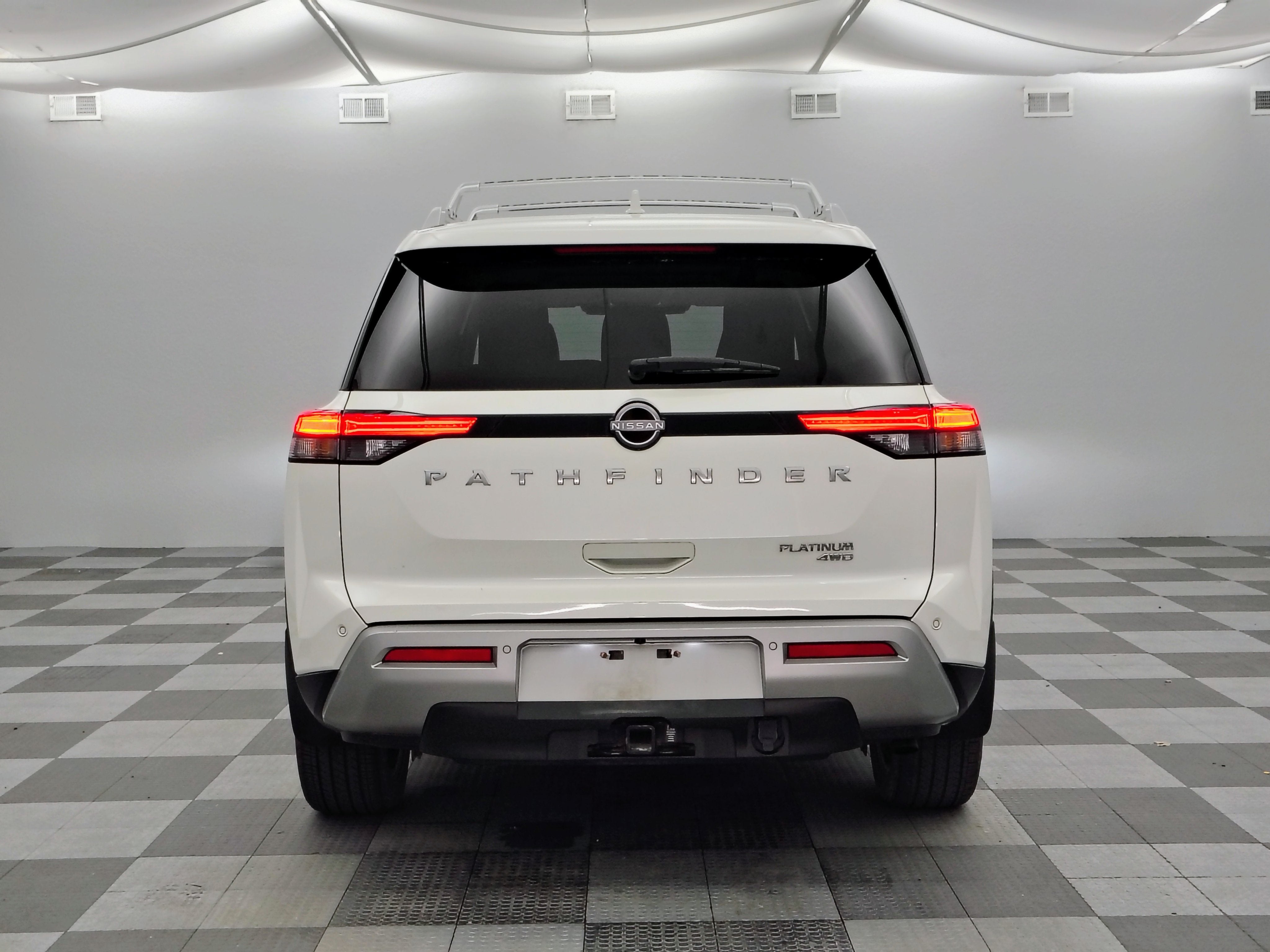 2023 Nissan Pathfinder Platinum 4WD