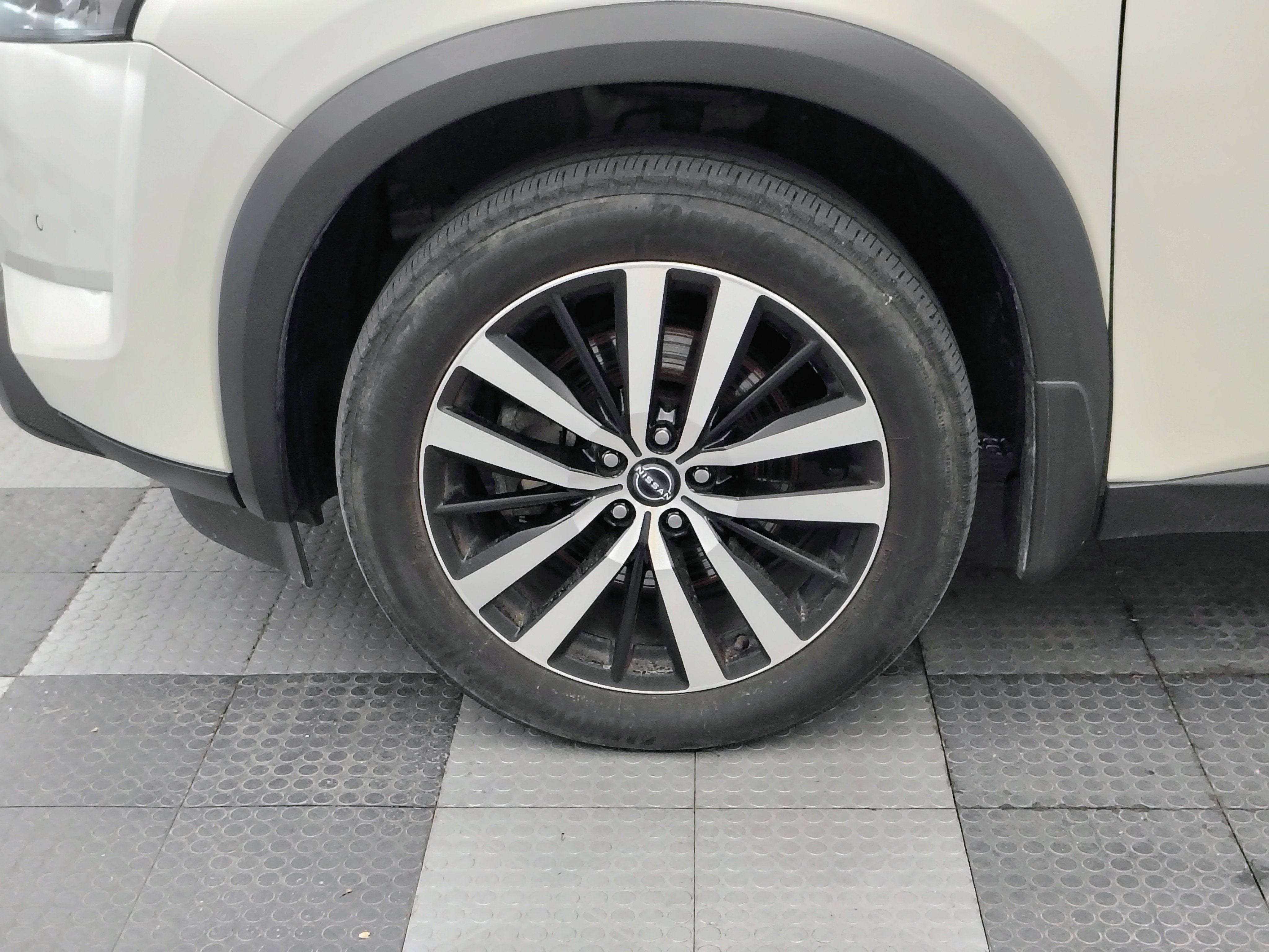 2023 Nissan Pathfinder Platinum 4WD